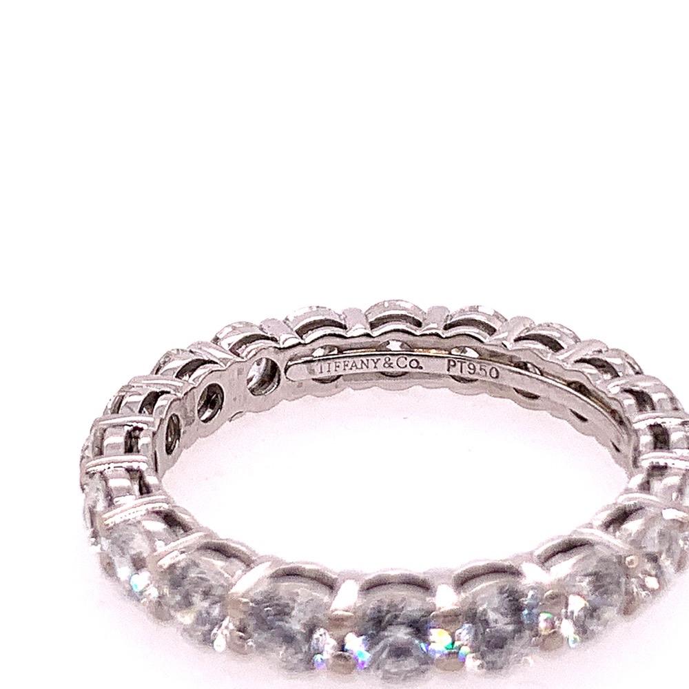 Original Tiffany & Co. Platin 1,75 Karat D-E VVS Eternity-Ring mit natürlichem Diamant (Rundschliff) im Angebot