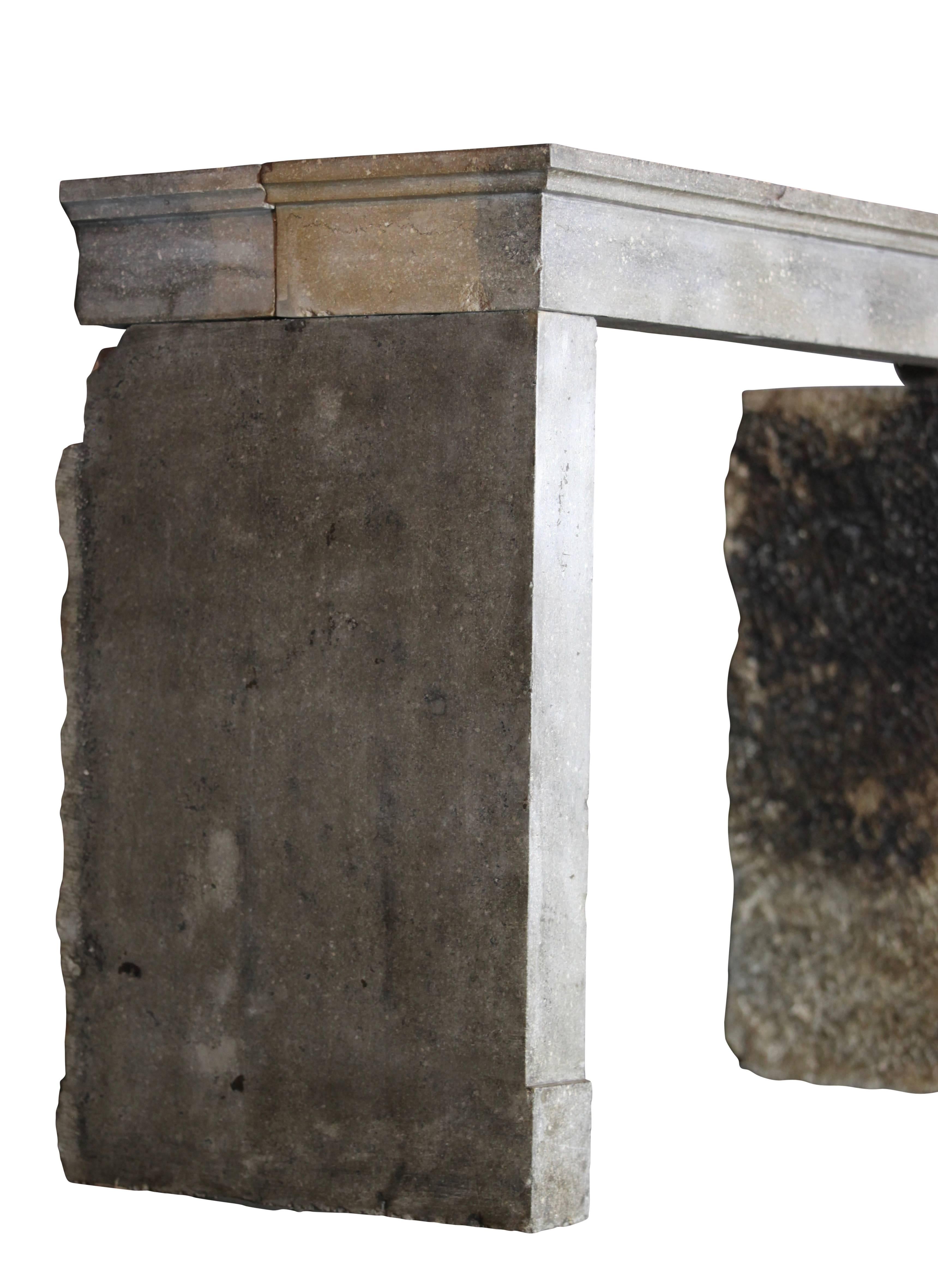 Original Timeless French Antique Fireplace Surround in Stone (Stein) im Angebot