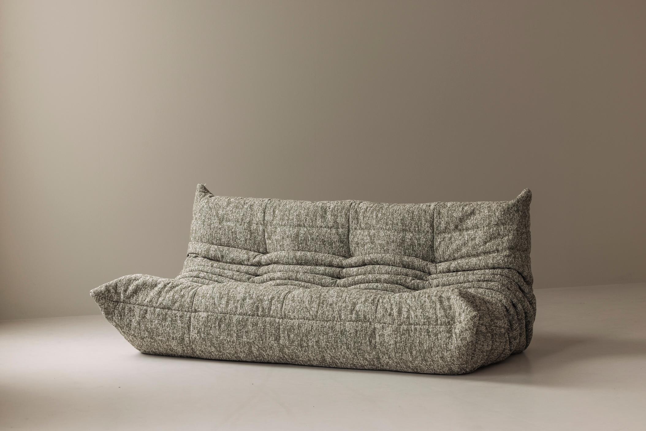 A true design classic, this Togo one-seater sofa was designed by Michel Ducaroy for Ligne Roset in the 1960s and remains one of the most recognizable pieces of 20th-century furniture design. Made out entirely from foam for exceptional comfort and a