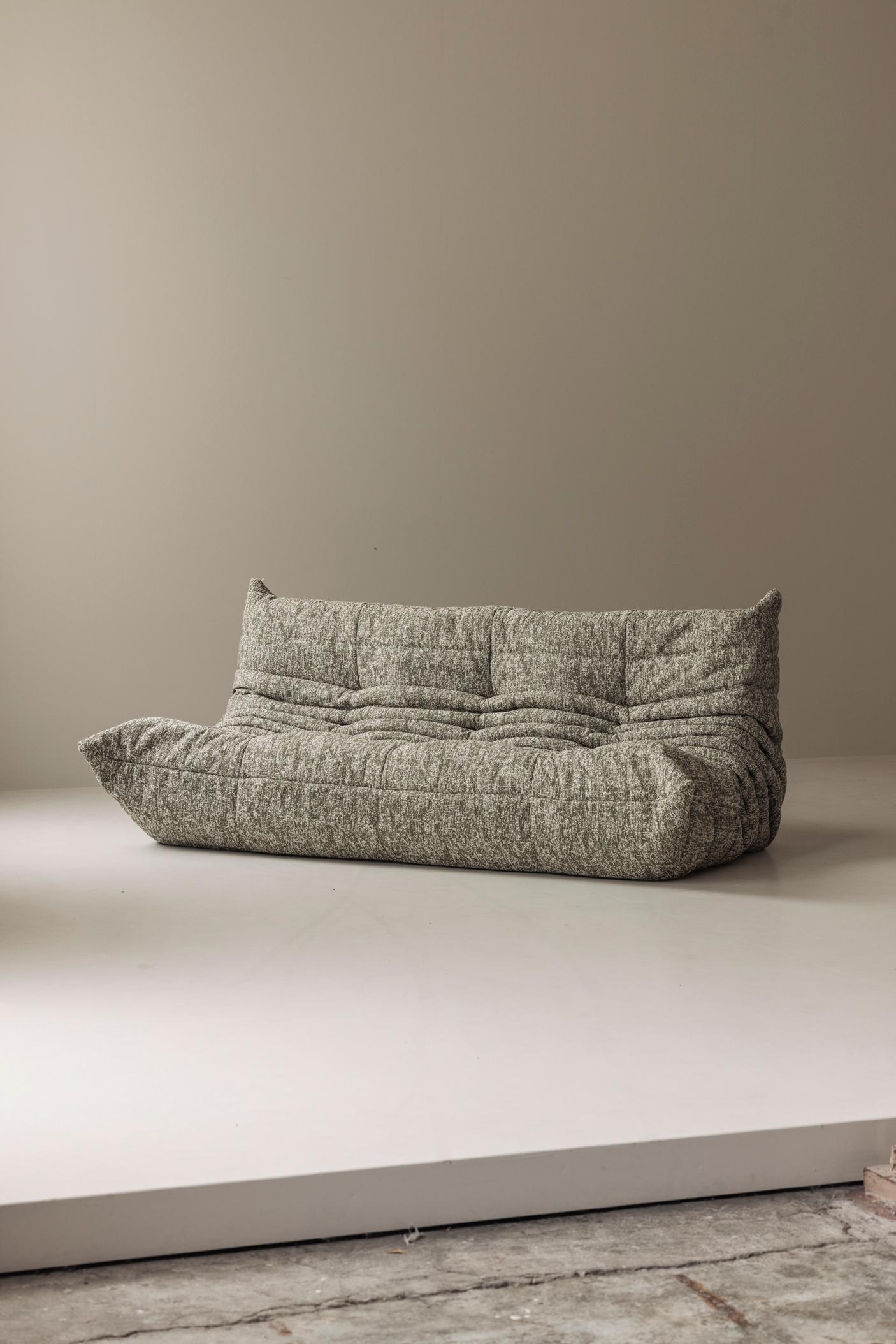 Mid-Century Modern Original ‘Togo’ 3-seater by Michel Ducaroy for Ligne Roset, France 1960’s. en vente