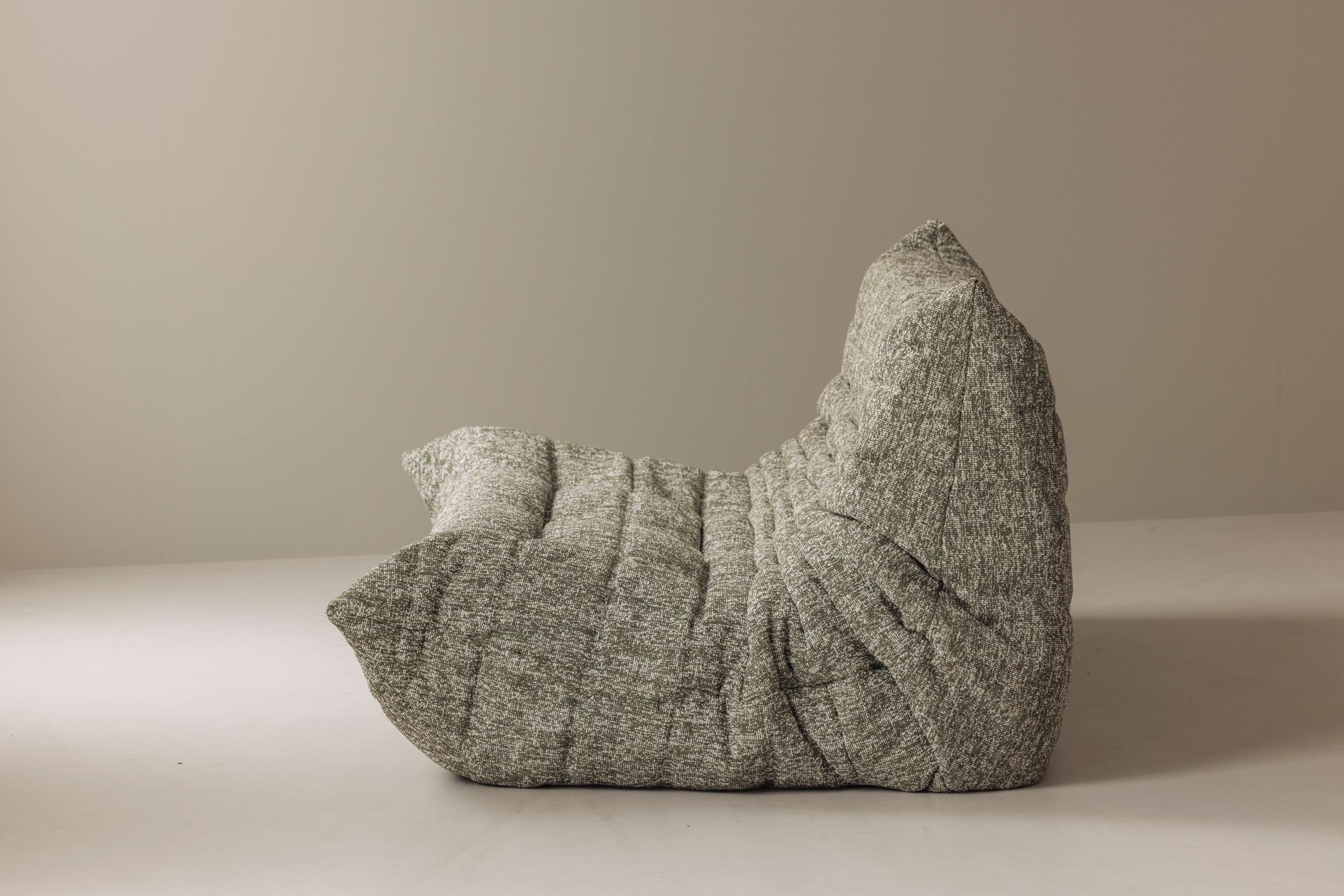 Tissu Original ‘Togo’ 3-seater by Michel Ducaroy for Ligne Roset, France 1960’s. en vente