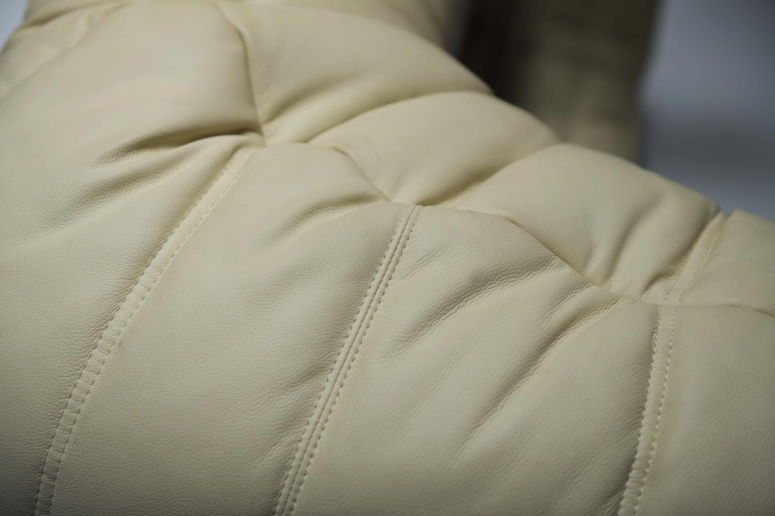 Original Togo Medium Settee en cuir beige 2007 - Michel Ducaroy - Ligne Roset en vente 6