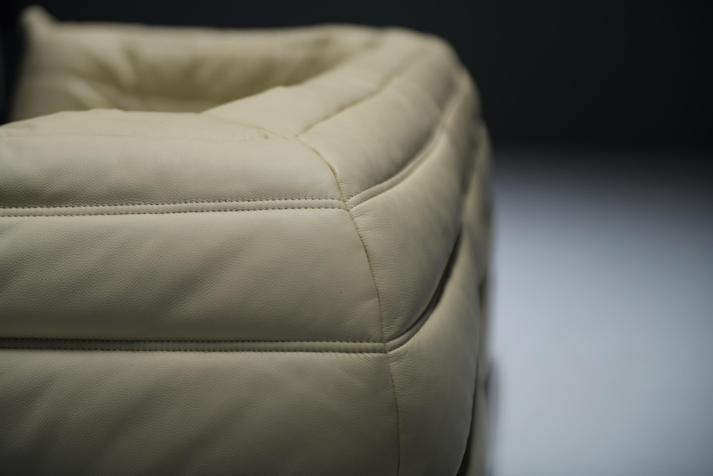 Original Togo Medium Settee en cuir beige 2007 - Michel Ducaroy - Ligne Roset en vente 3