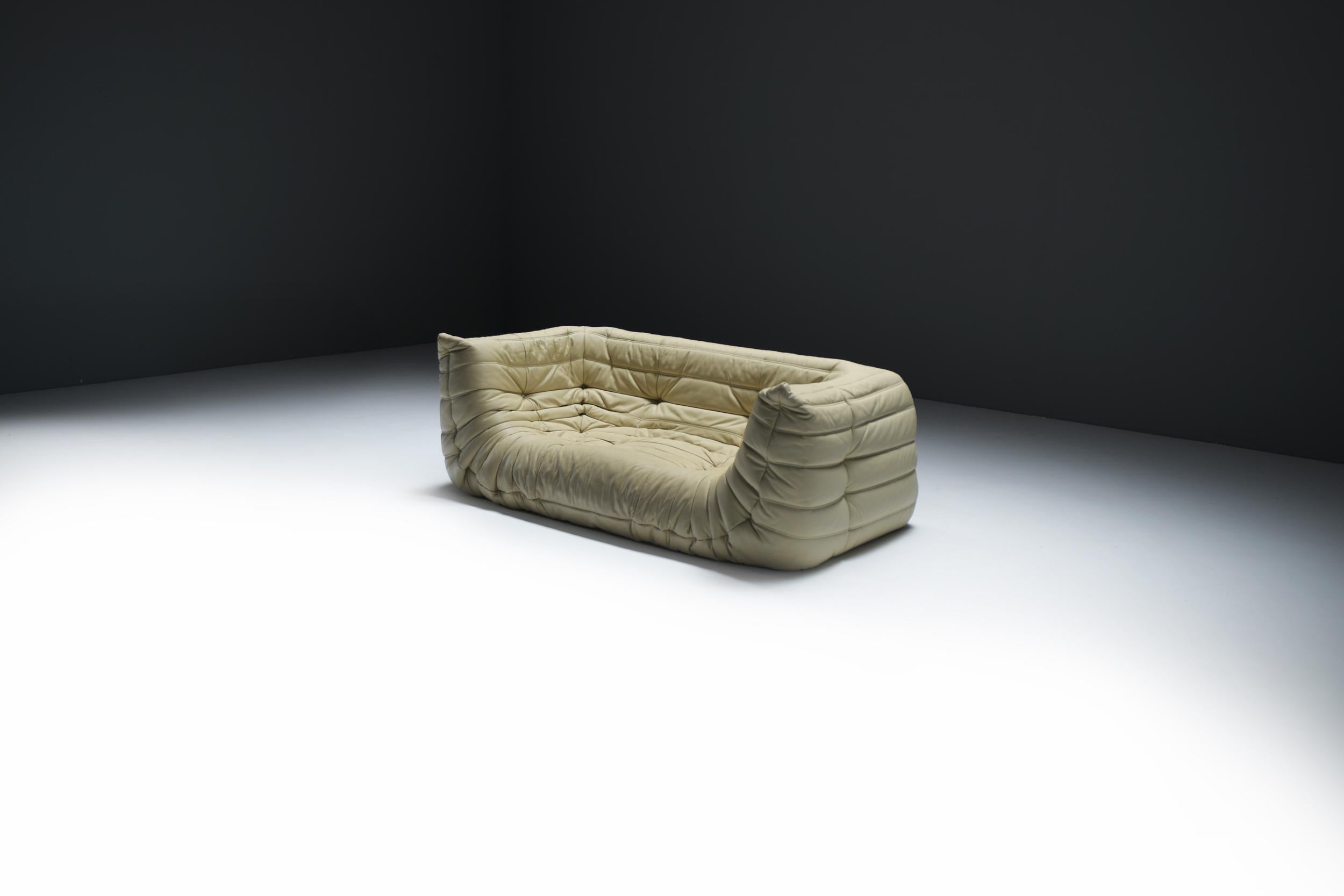 Mid-Century Modern Original Togo Medium Settee en cuir beige 2007 - Michel Ducaroy - Ligne Roset en vente