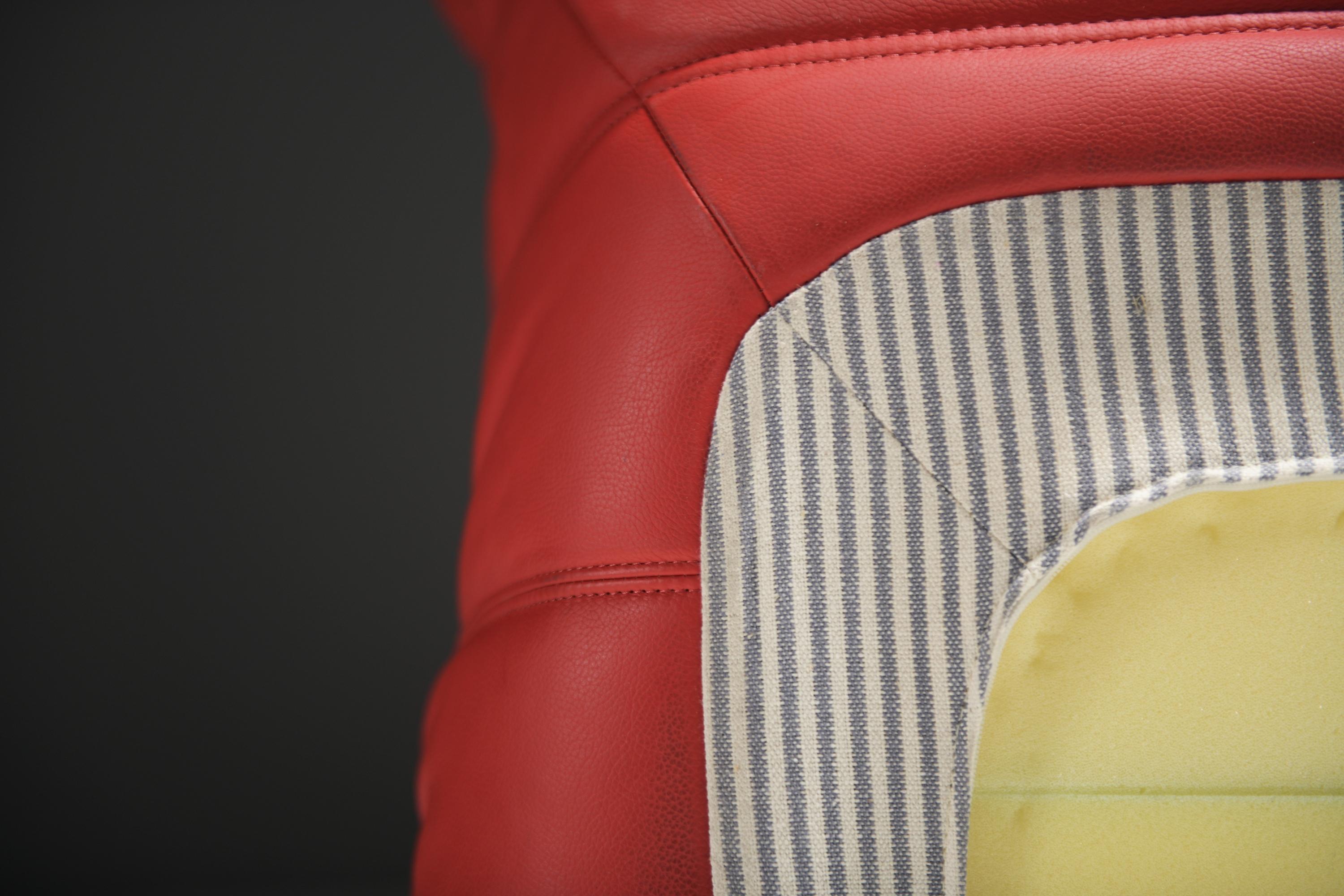 Togo & poof (2007) en cuir rouge de Michel Ducaroy pour Ligne Roset en vente 4