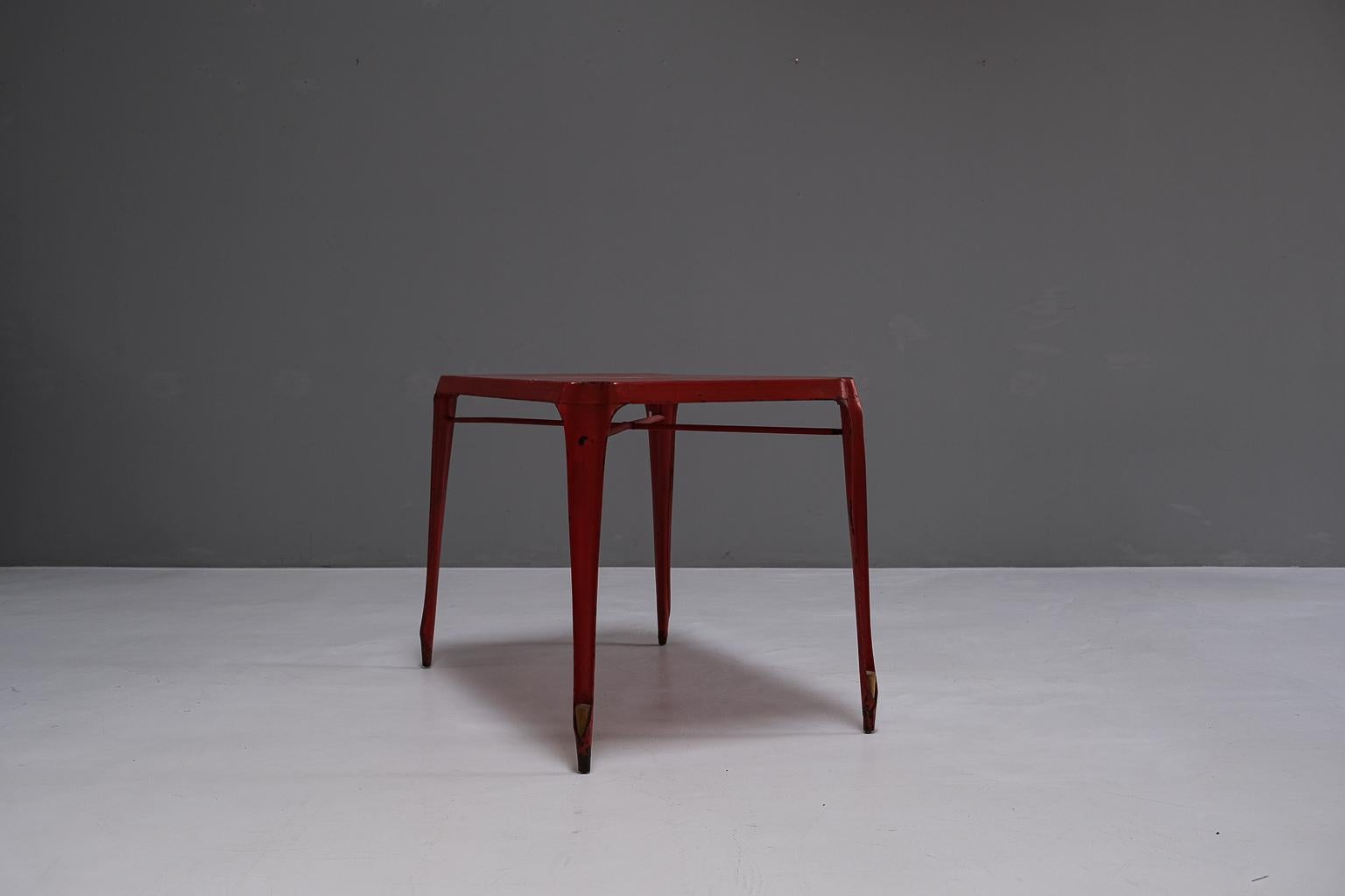 Original Tolix Garten-Esstisch von Xavier Pauchard, Frankreich, 1950er Jahre (Moderne der Mitte des Jahrhunderts) im Angebot