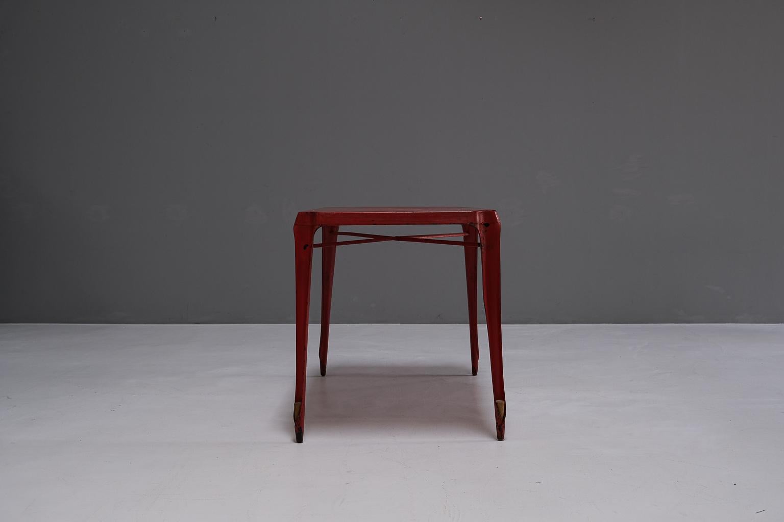 Original Tolix Garten-Esstisch von Xavier Pauchard, Frankreich, 1950er Jahre (Französisch) im Angebot