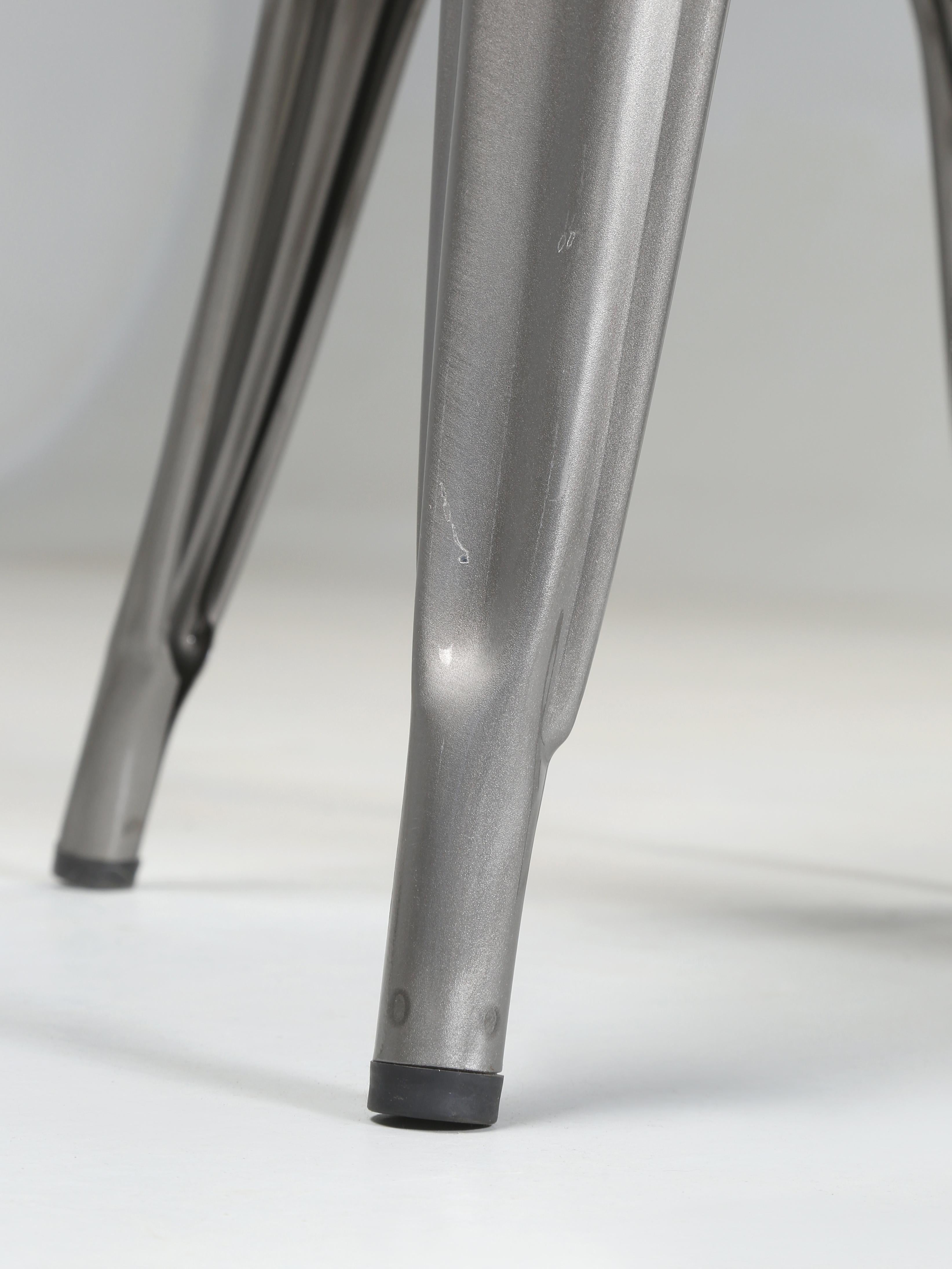 Original Tolix Glossy Grey Chairs french Made - Set of (4) Hundreds Available im Angebot 7