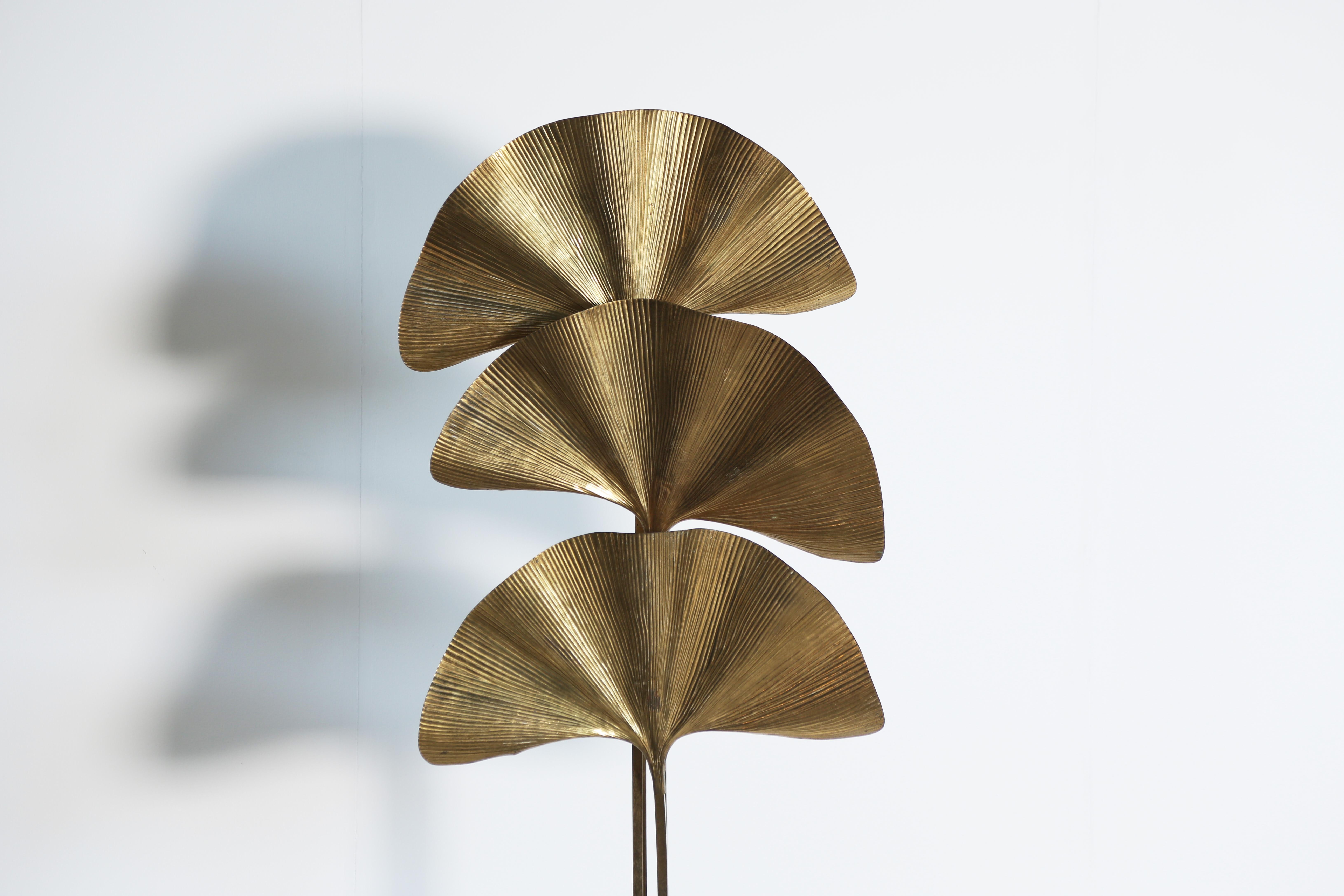 Mid-Century Modern Lampadaire original en laiton Ginkgo de Tommaso Barbi, Italie, années 1970 en vente