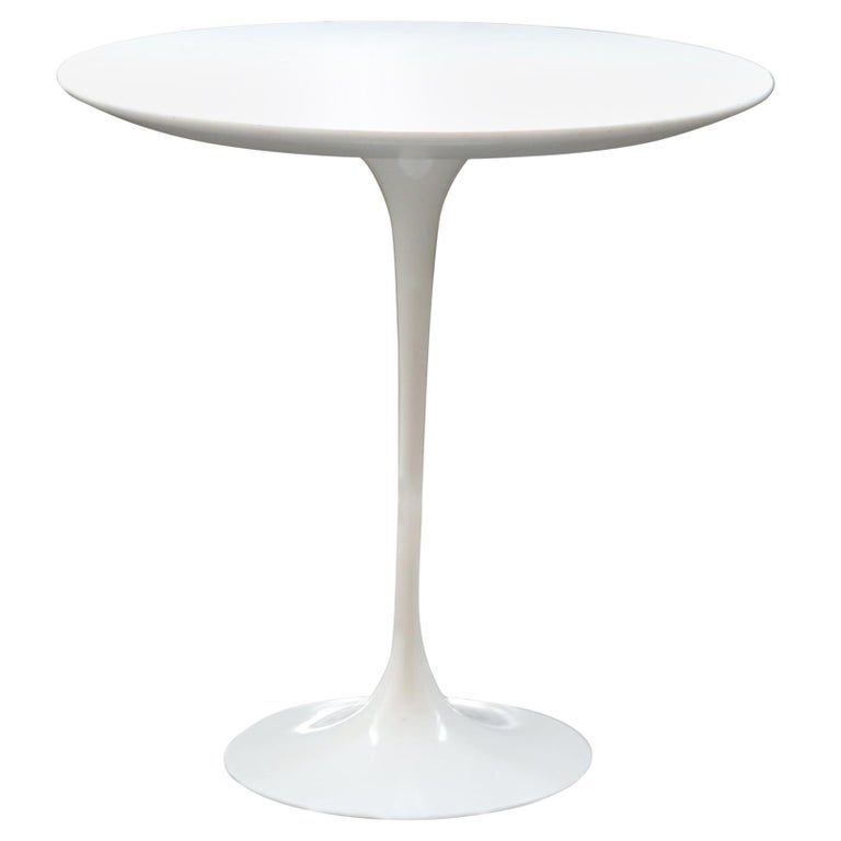 Original Tulip Table, Eero Saarinen for Knoll International For Sale at