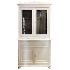 Vitrine toscanne originale de 1880 en sapin, couleur blanc shabby, avec verre d'époque