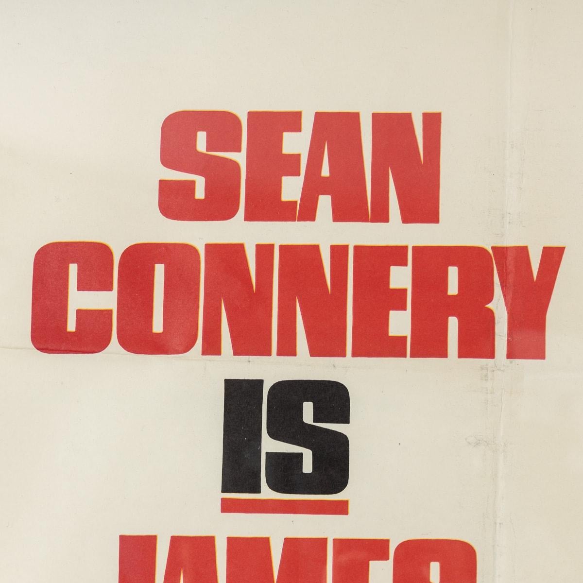 Un raro poster originale della metropolitana di tipo C del film di James Bond 007 