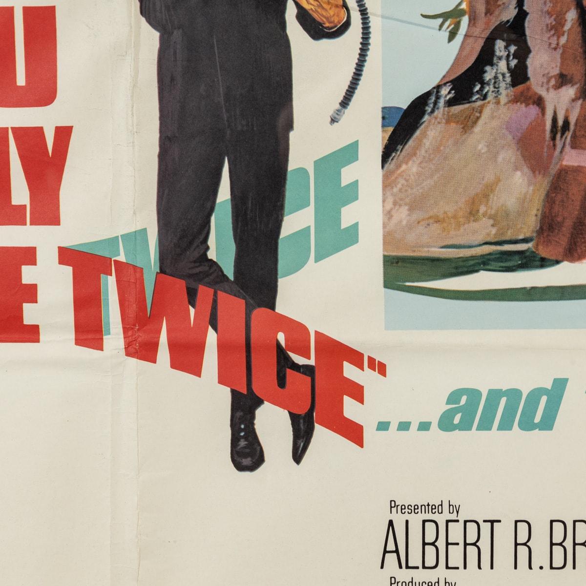 Poster originale della metropolitana di James Bond 007 'Si vive solo due volte', pubblicato negli Stati Uniti nel 1967. In condizioni buone a Royal Tunbridge Wells, Kent