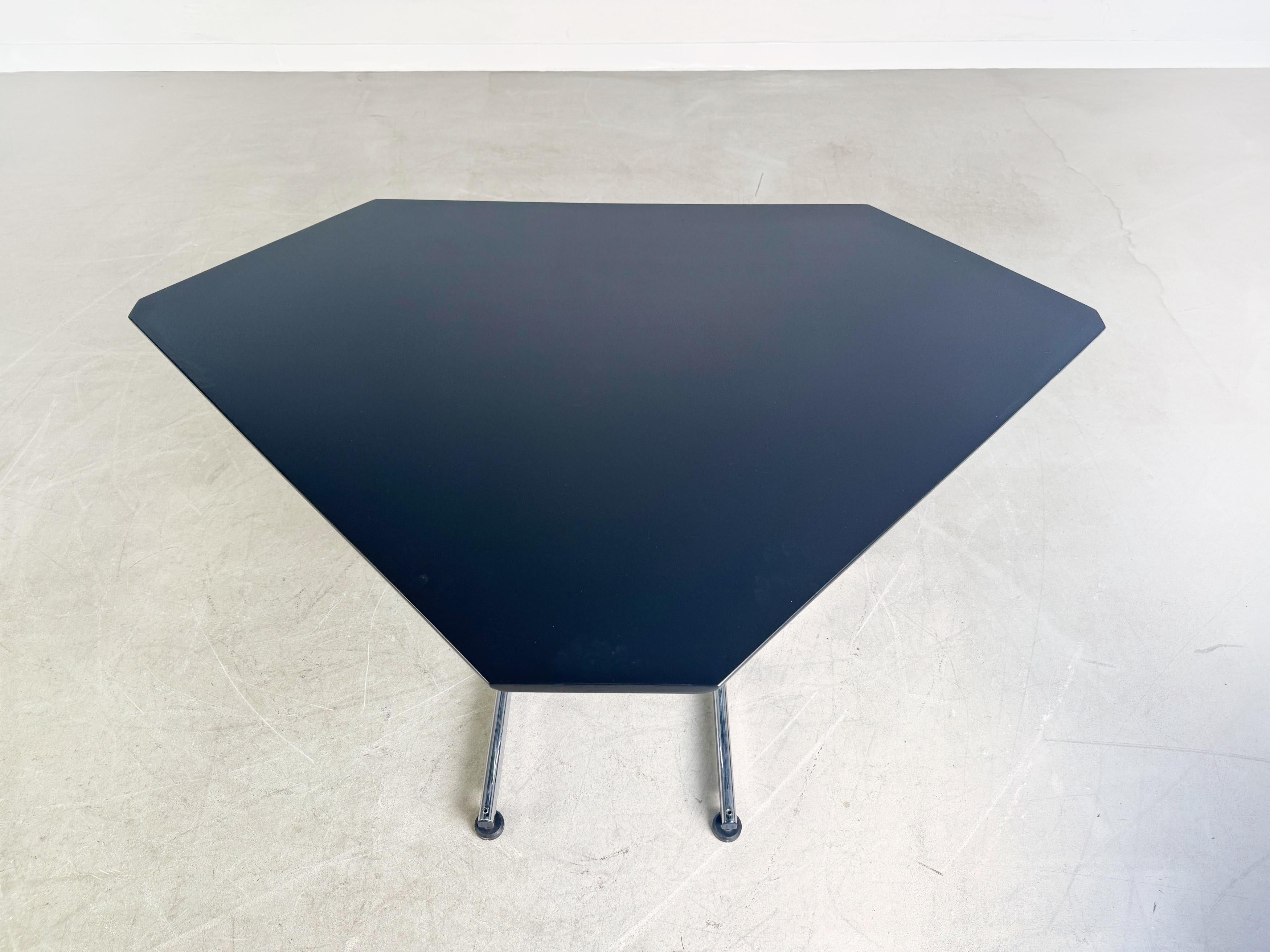 XXIe siècle et contemporain Original USM Haller Eck-Schreibtisch Kitos M Plus schwarz Eiche en vente