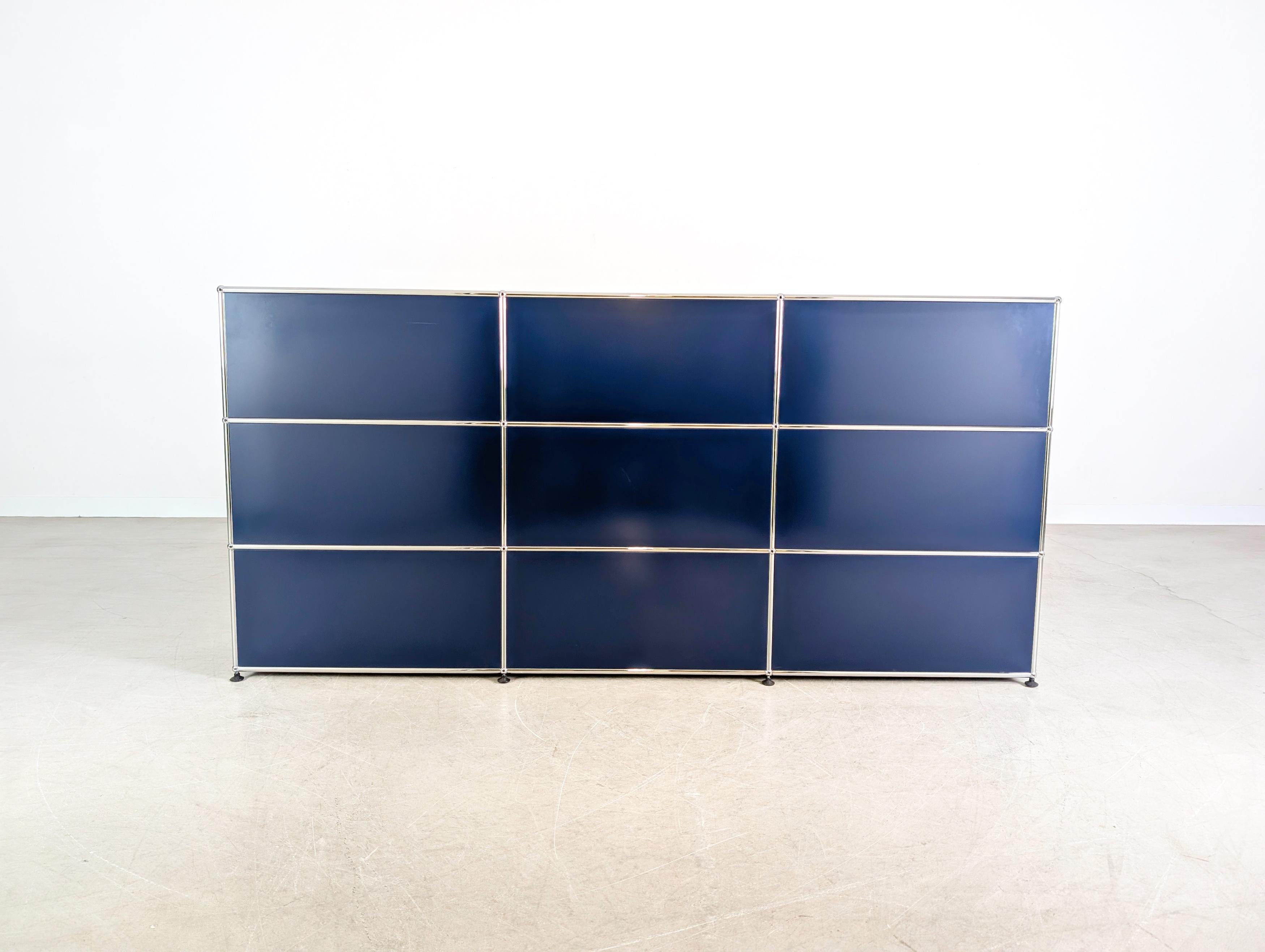 XXI secolo e contemporaneo Original USM Haller Sideboard stahlblau 3x3 Fritz Haller Kommode in vendita