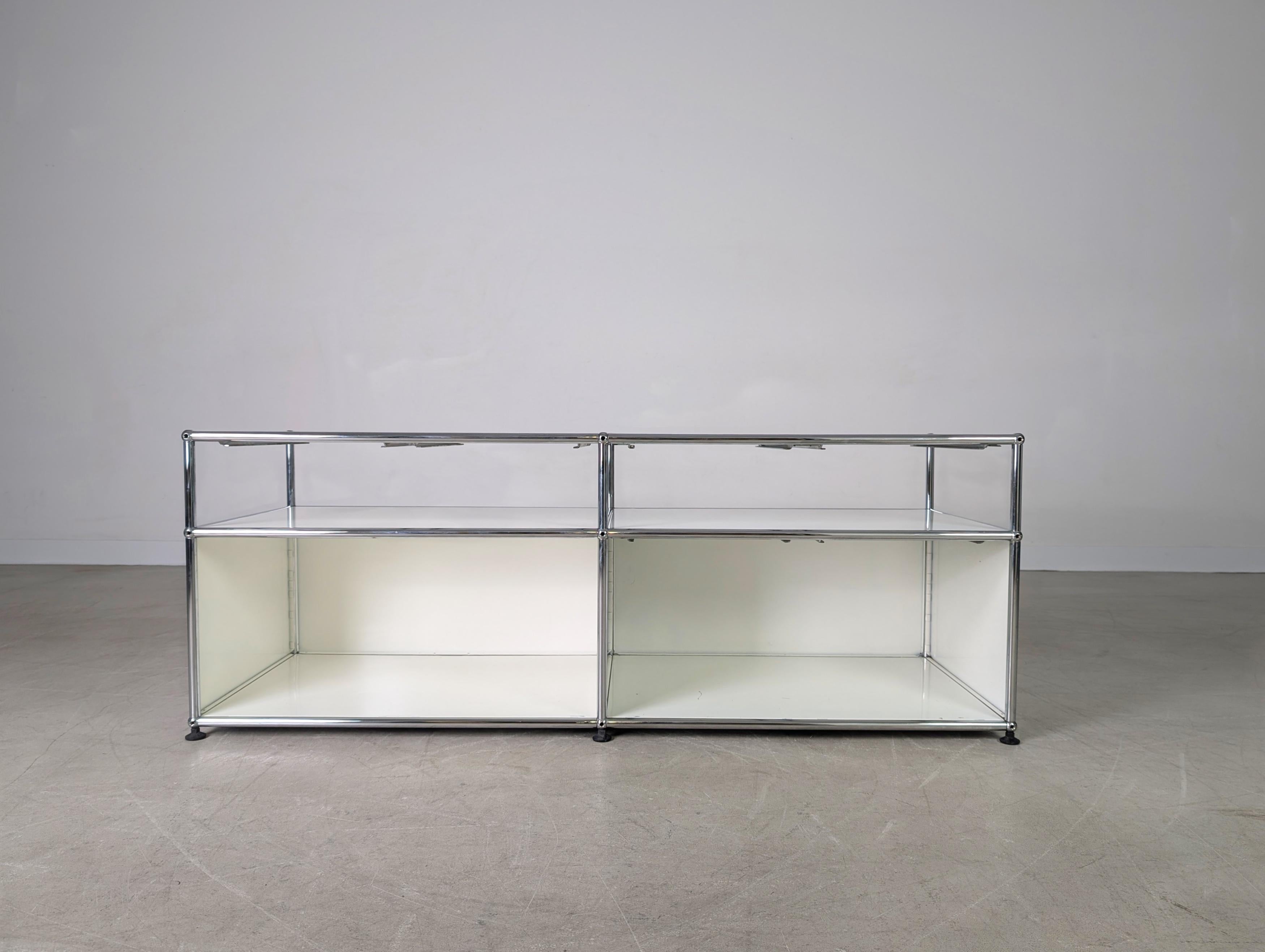 Postmoderne Original USM Haller Sideboard weiß 2x2 TV-Board Kommode Fritz en vente
