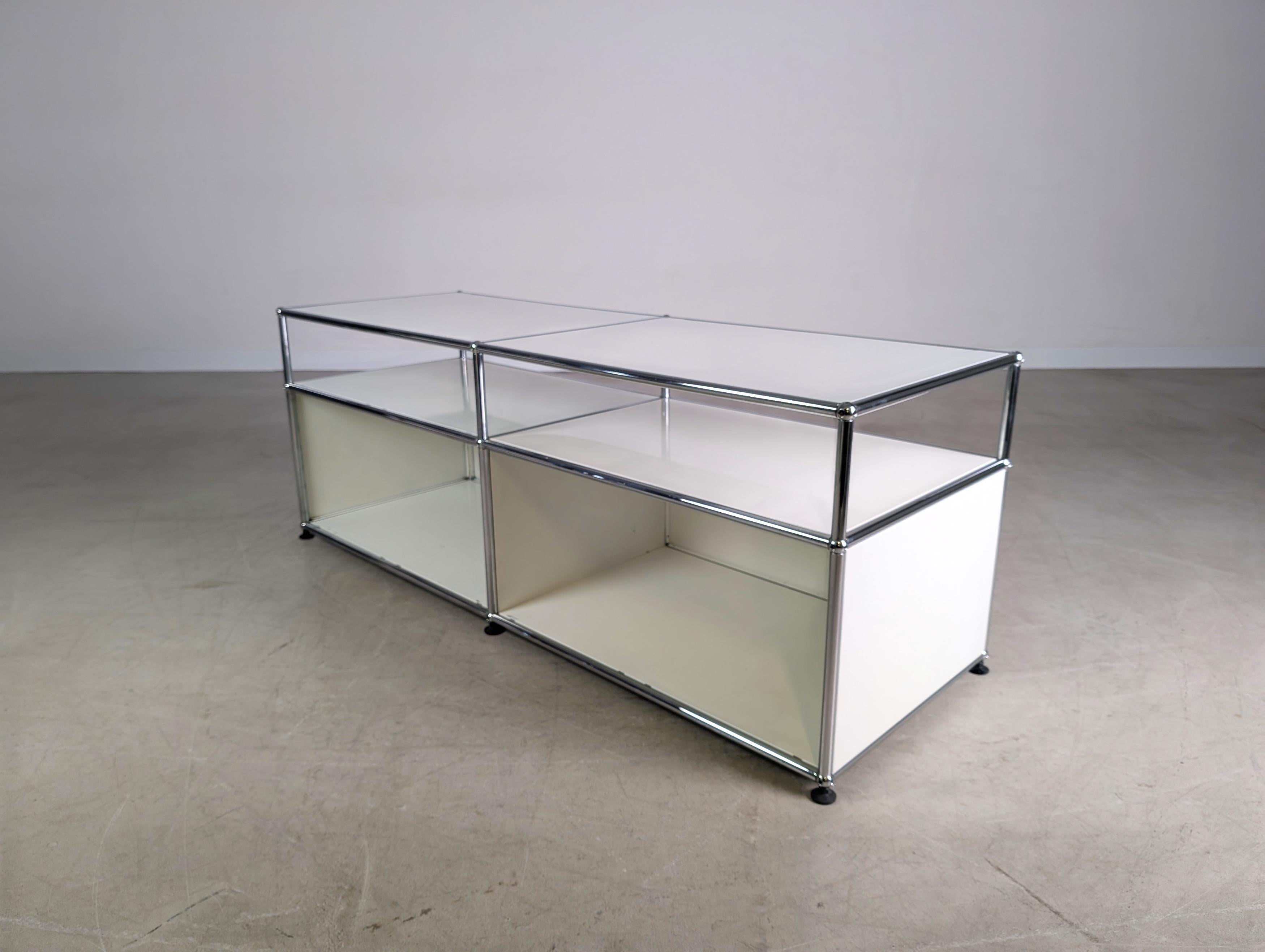 Original USM Haller Sideboard weiß 2x2 TV-Board Kommode Fritz Bon état - En vente à Berlin, DE