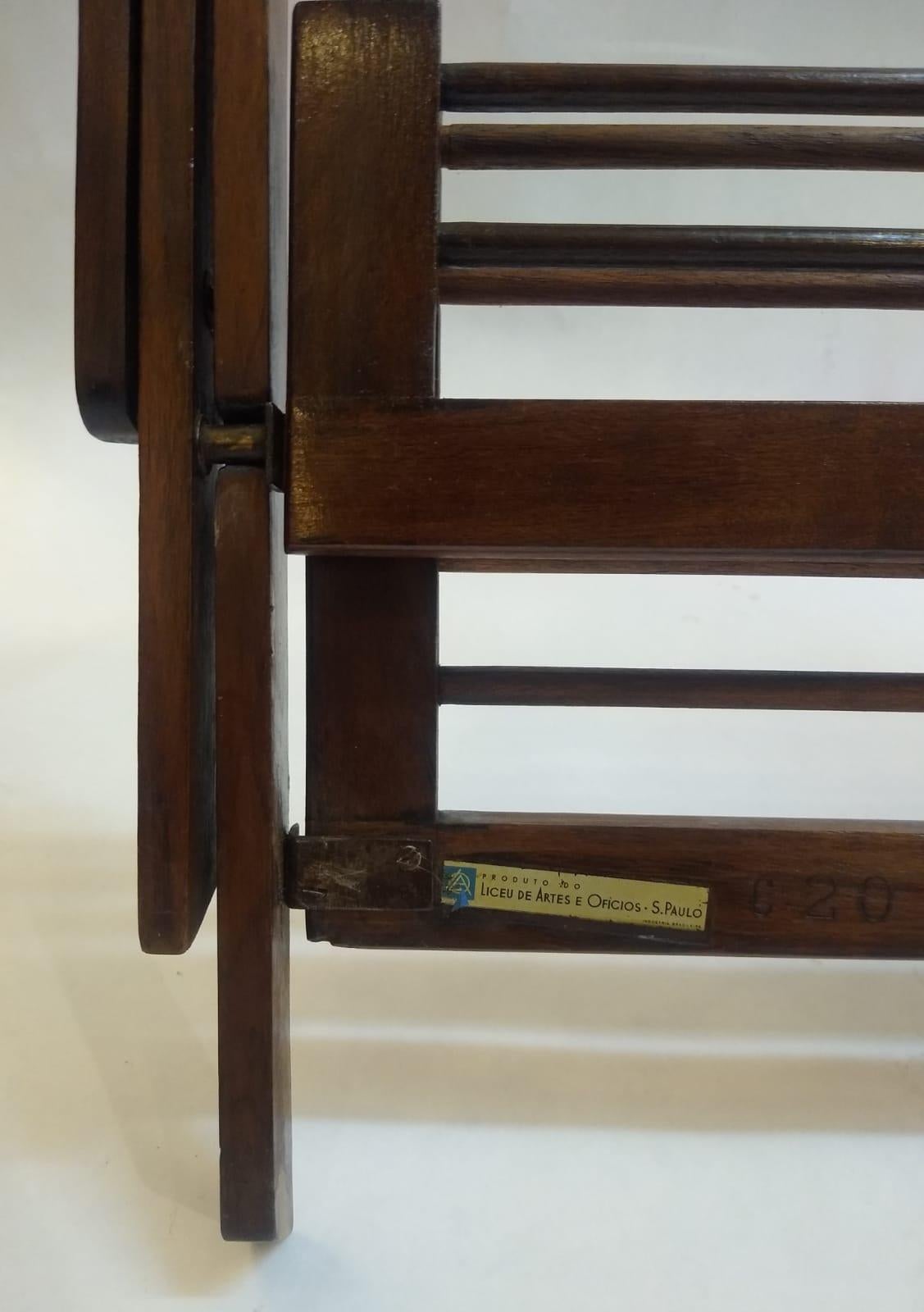 Valet de chambre original en bois naturel foncé réalisé par Liceu de Artes y Oficios, Brésil en vente 1