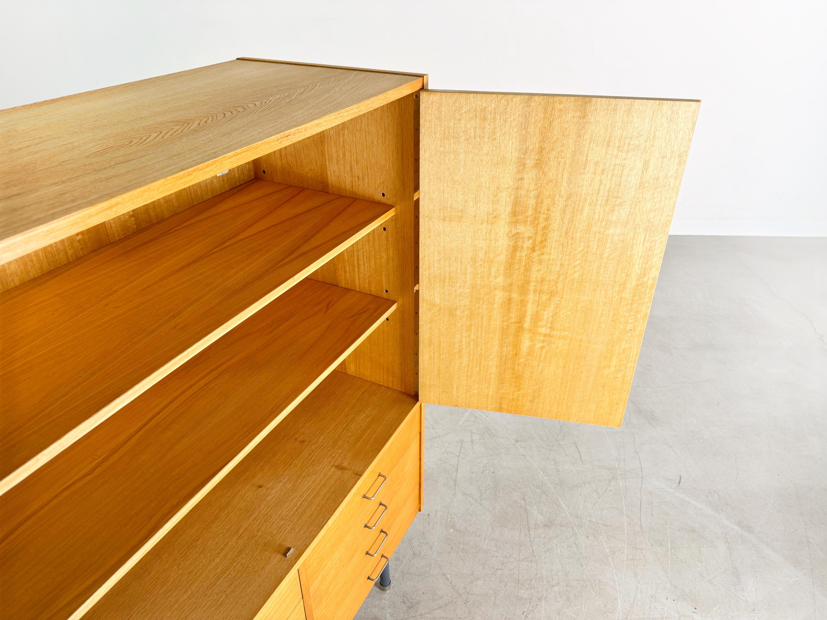 Original VEB DW Hellerau Schrank Vintage DDR Kommode Midcentury For Sale 1