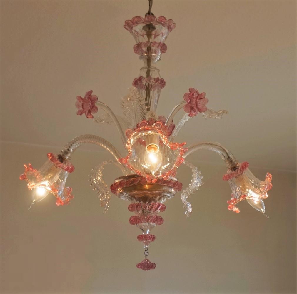 Original Venetian Handcrafted Murano Chandelier Clear and Pink Blown Glass Italy For Sale 1