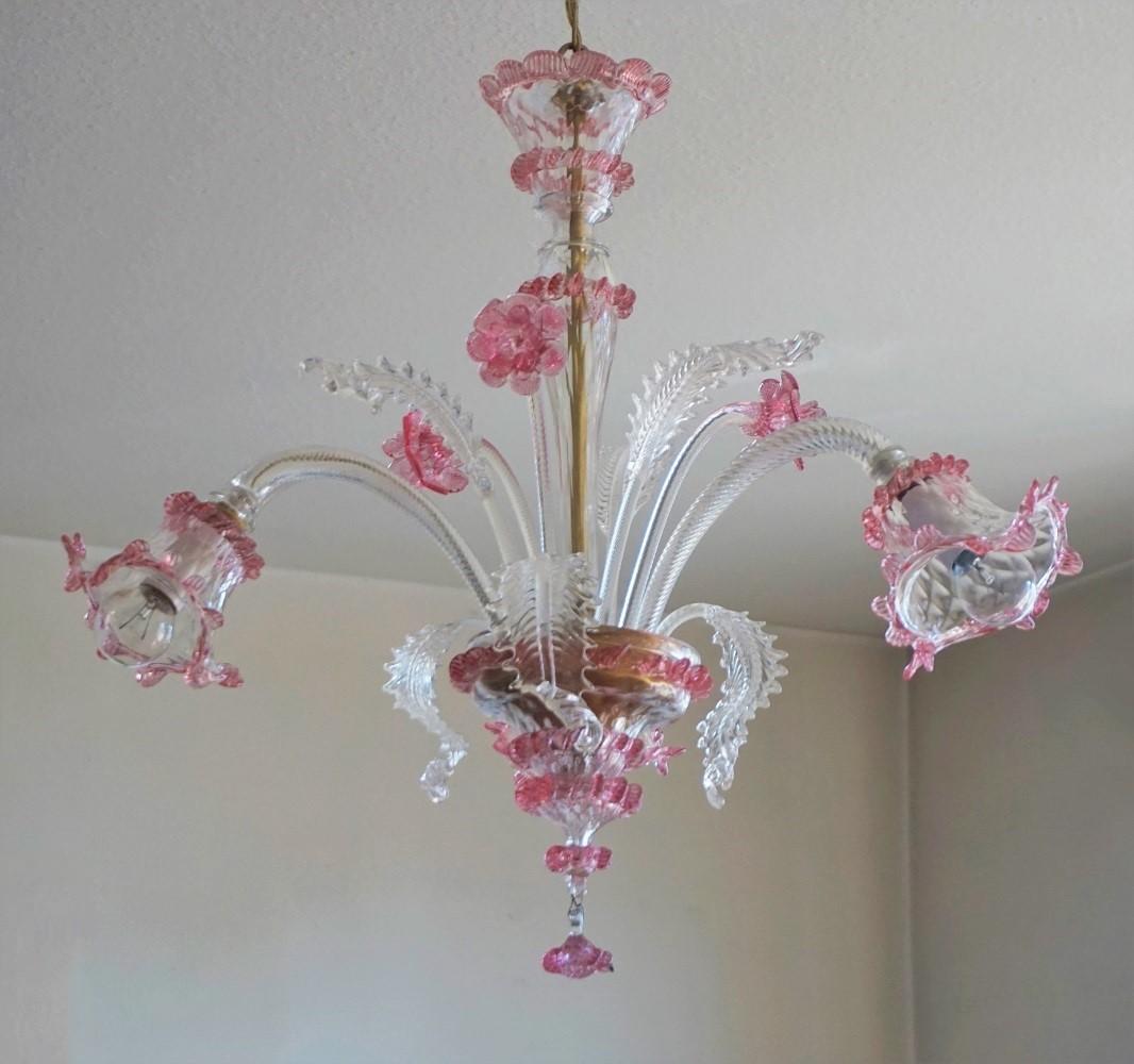 Italian Handcrafted Venetian Clear and Pink Murano Glass Chandelier, Italy, 1930s  For Sale