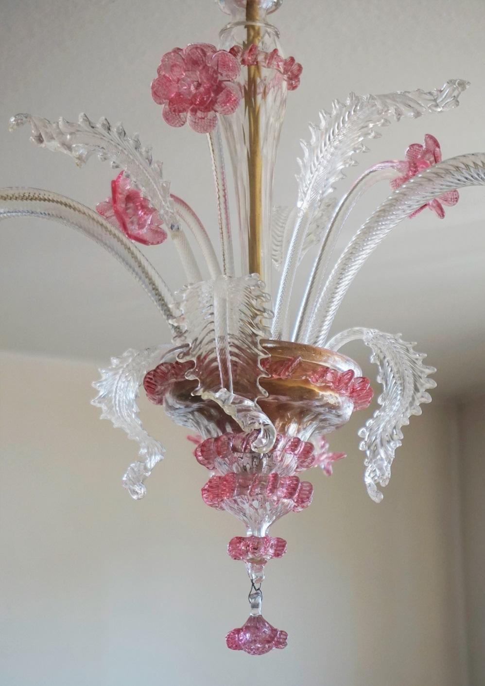 20th Century Original Venetian Handcrafted Murano Chandelier Clear and Pink Blown Glass Italy For Sale