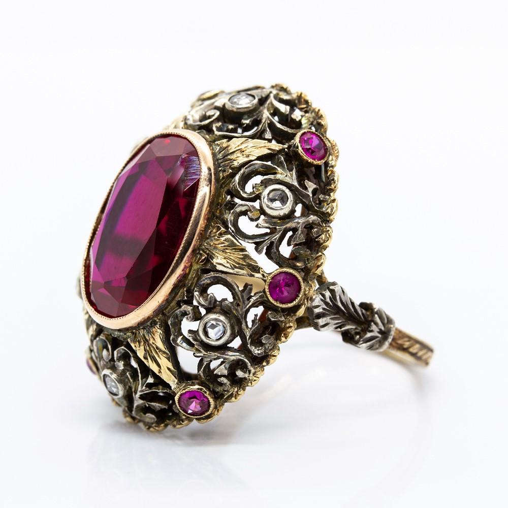 Original Victorian 18 Karat Gold and Silver Ruby and Diamond Ring In Excellent Condition In Miami, FL