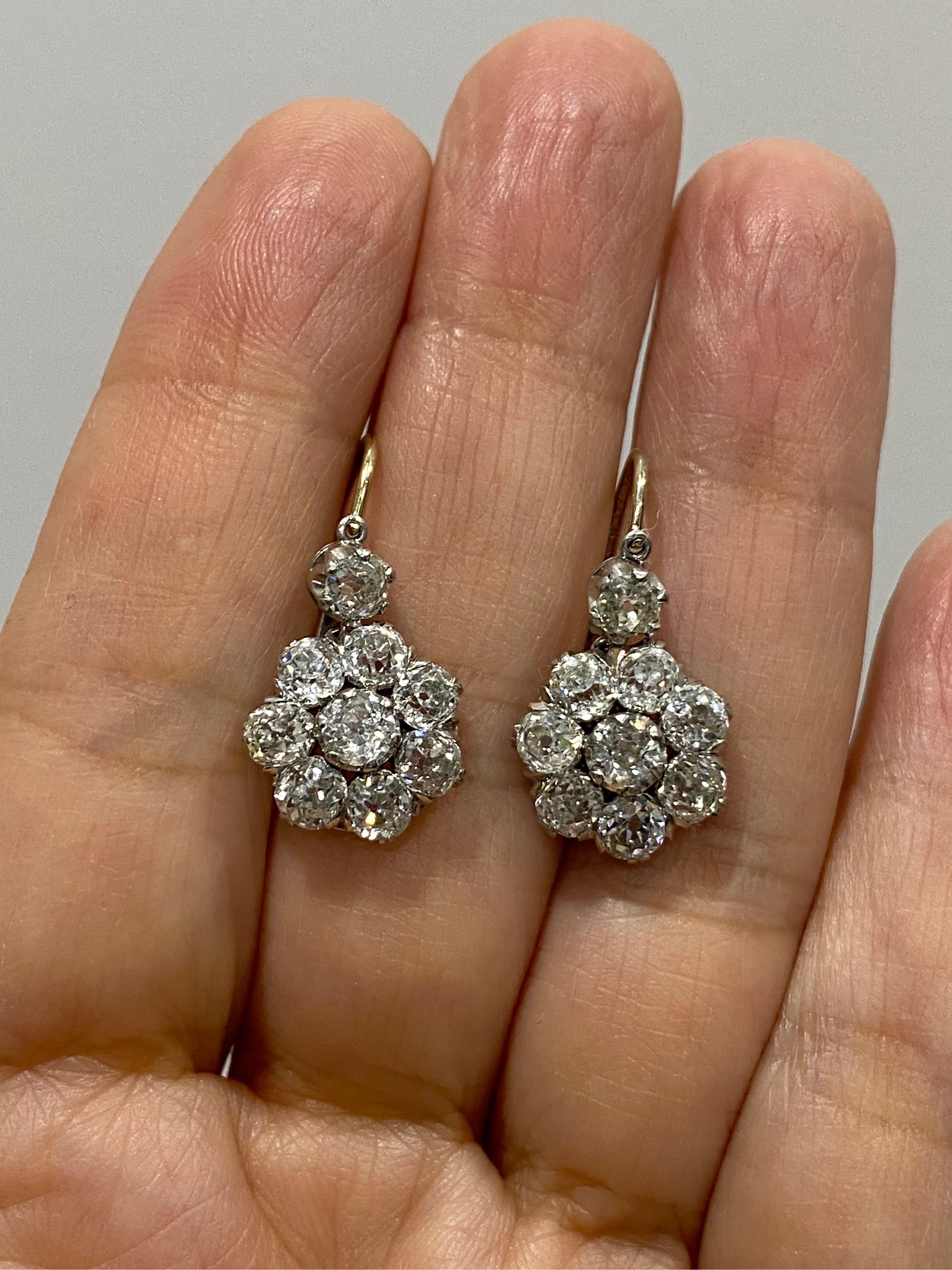 Original viktorianische Blumen-Cluster-Diamant-Tropfen-Ohrringe im Zustand „Hervorragend“ in New York, NY