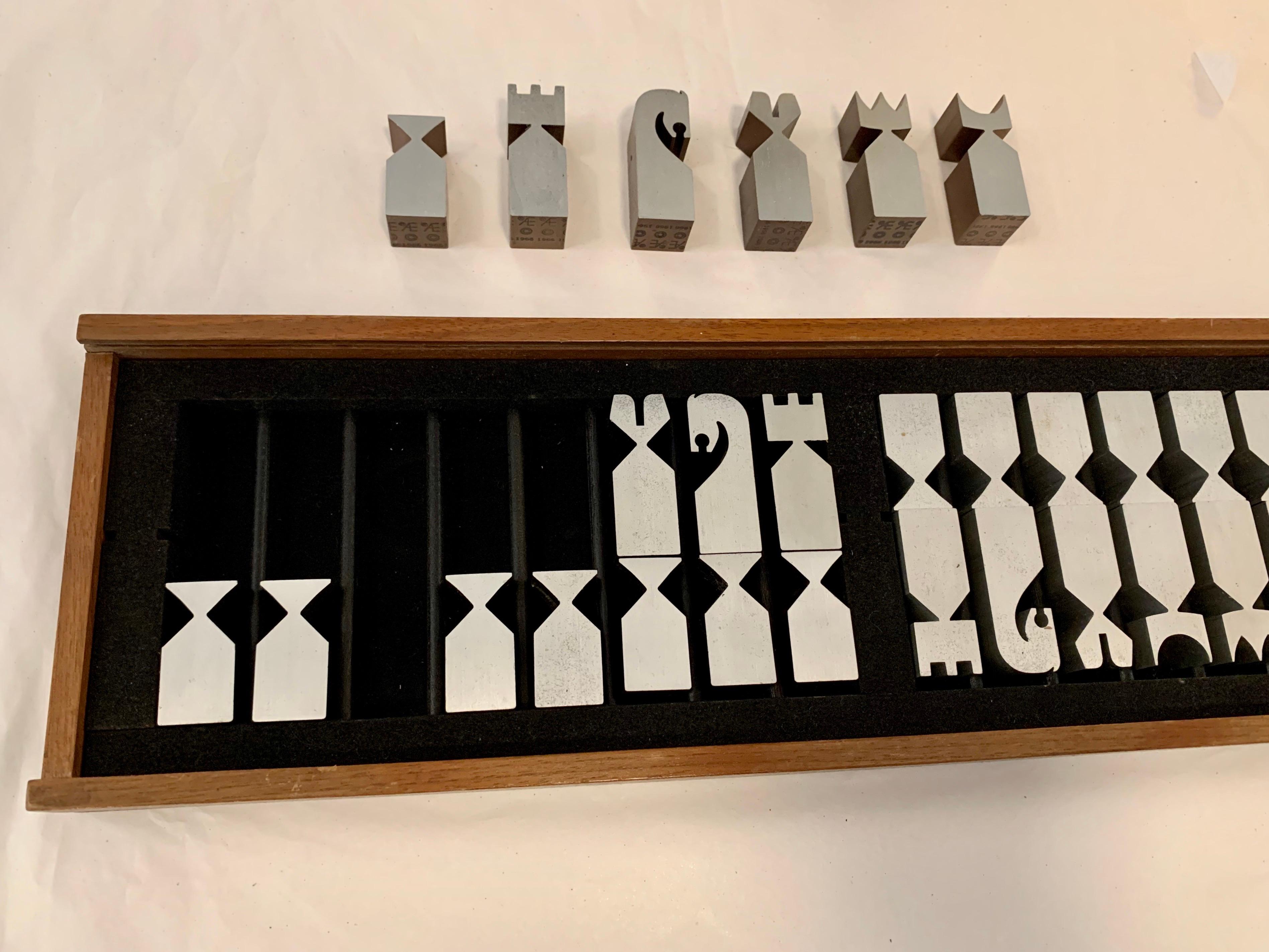 Original Vintage 1966 Austin Cox Chess Set For Sale 4
