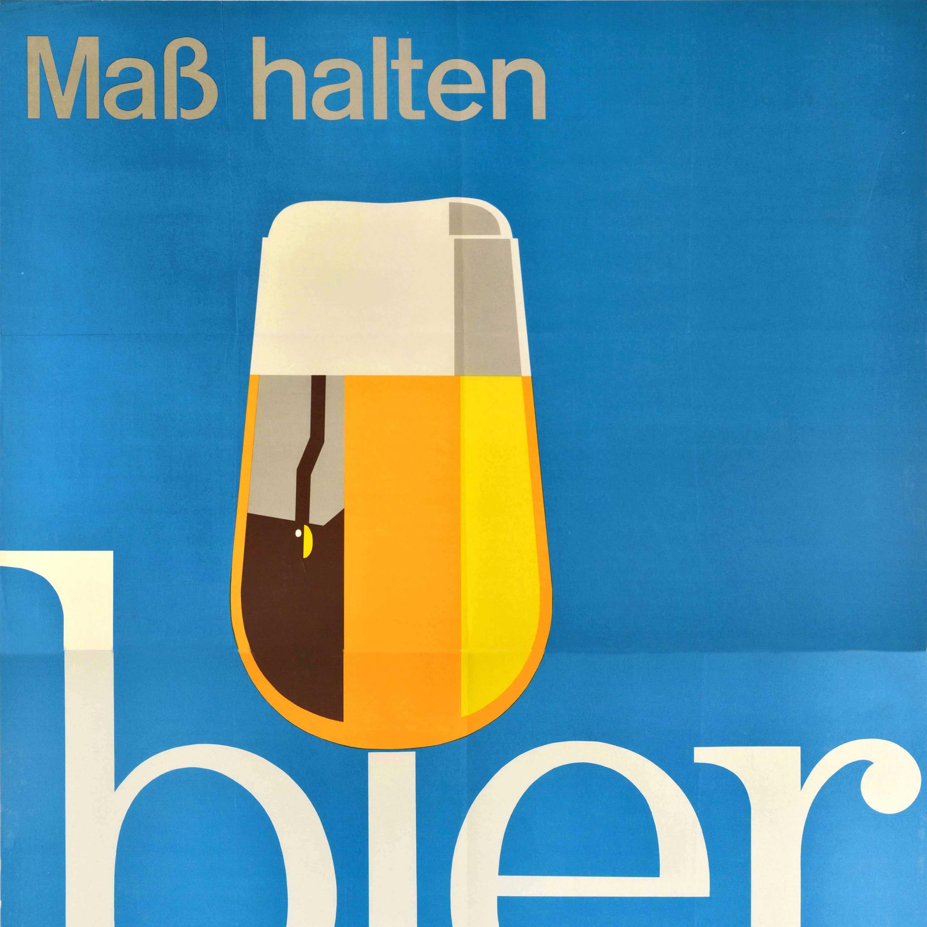 Autrichien Affiche publicitaire d'origine vintage - Boisson de bière avec verre modéré - Beer Alcohol Art en vente