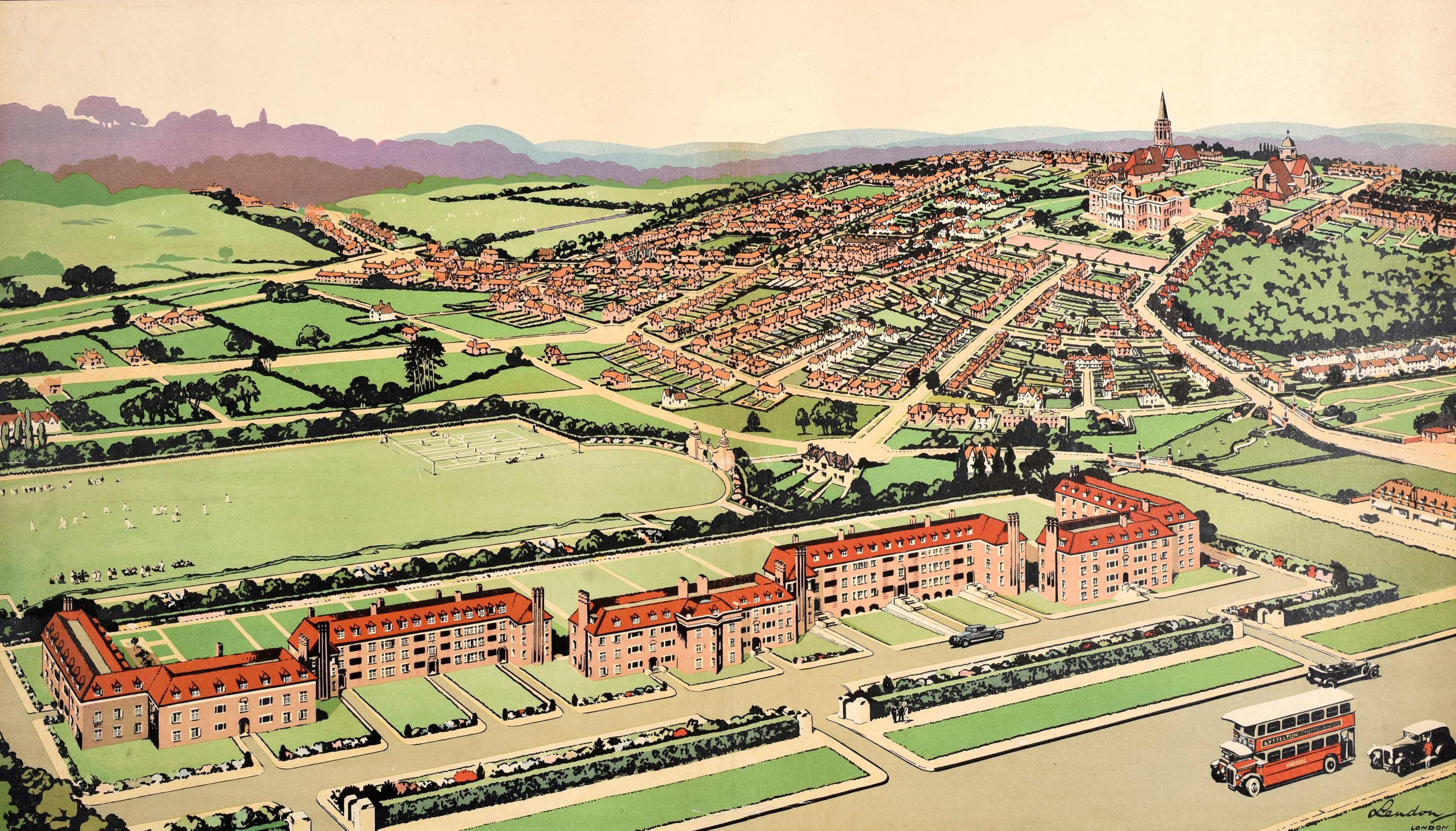 Affiche publicitaire originale d'époque - New flats to let Hampstead Gardens Suburb Lyttelton Court Lyttelton Road - présentant une superbe vue à vol d'oiseau des nouvelles maisons dans des immeubles avec des fleurs et des jardins verts soignés à