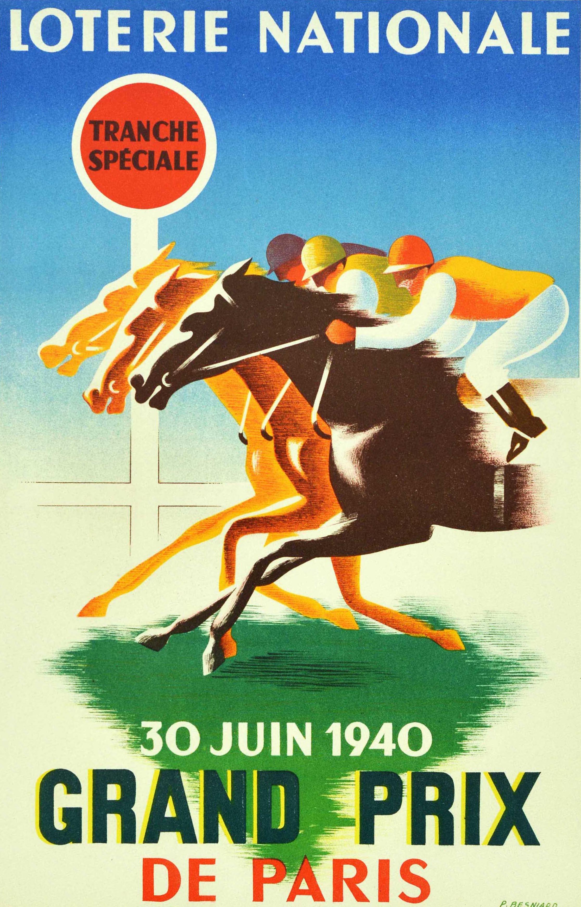 Affiche publicitaire originale d'époque pour la Loterie Nationale Tranche Spéciale Grand Prix De Paris, loterie nationale française du 30 juin 1940, avec un dessin de course de chevaux représentant trois jockeys faisant courir leurs chevaux au