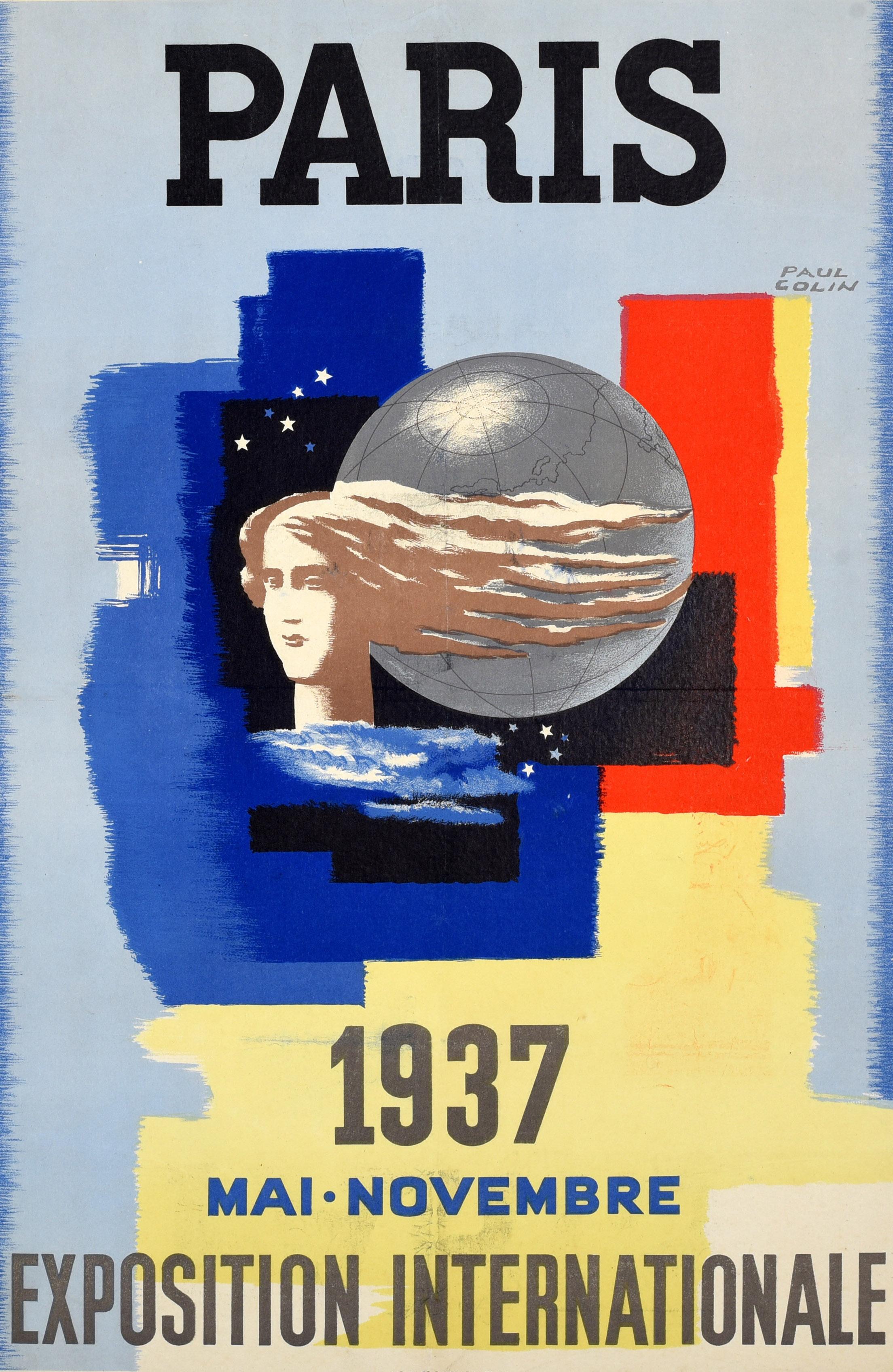 Original-Werbeplakat für die Internationale Ausstellung in Paris 1937, die von Mai bis November stattfand, mit einem großartigen Entwurf von Paul Colin (1892-1985), der eine Dame zeigt, deren Haare im Wind um eine Weltkugel wehen, mit blauen und