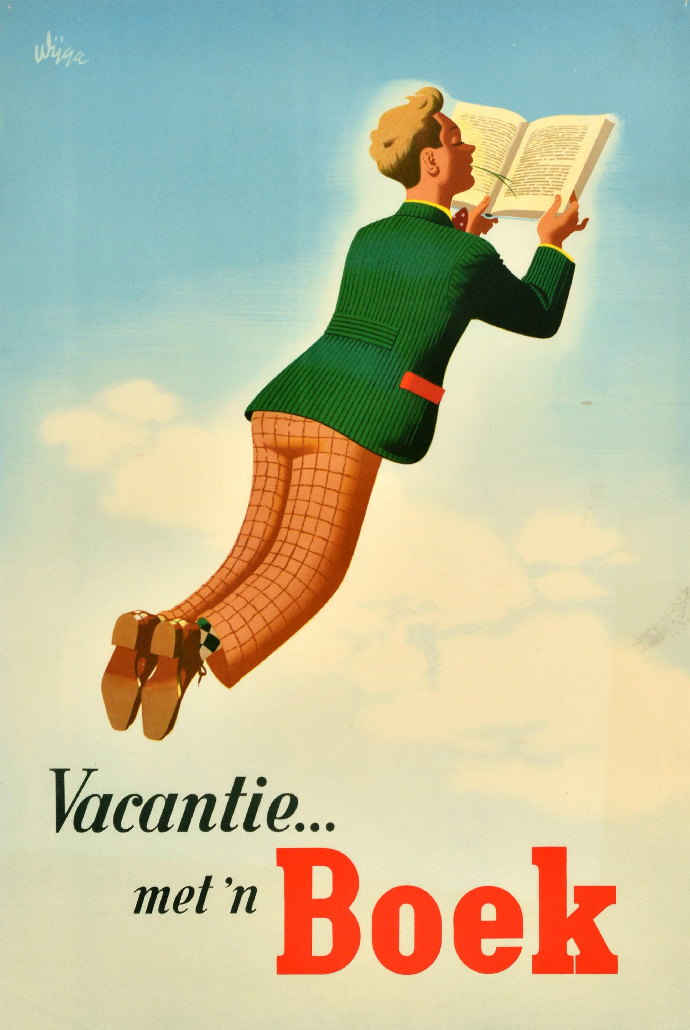Affiche publicitaire vintage originale - Vacantie... met 'n Boek / Vacances avec un livre - conçue par Jan Wijga (1902-1978) représentant un homme décontracté portant une veste verte et un pantalon à carreaux lisant un livre, allongé et flottant sur