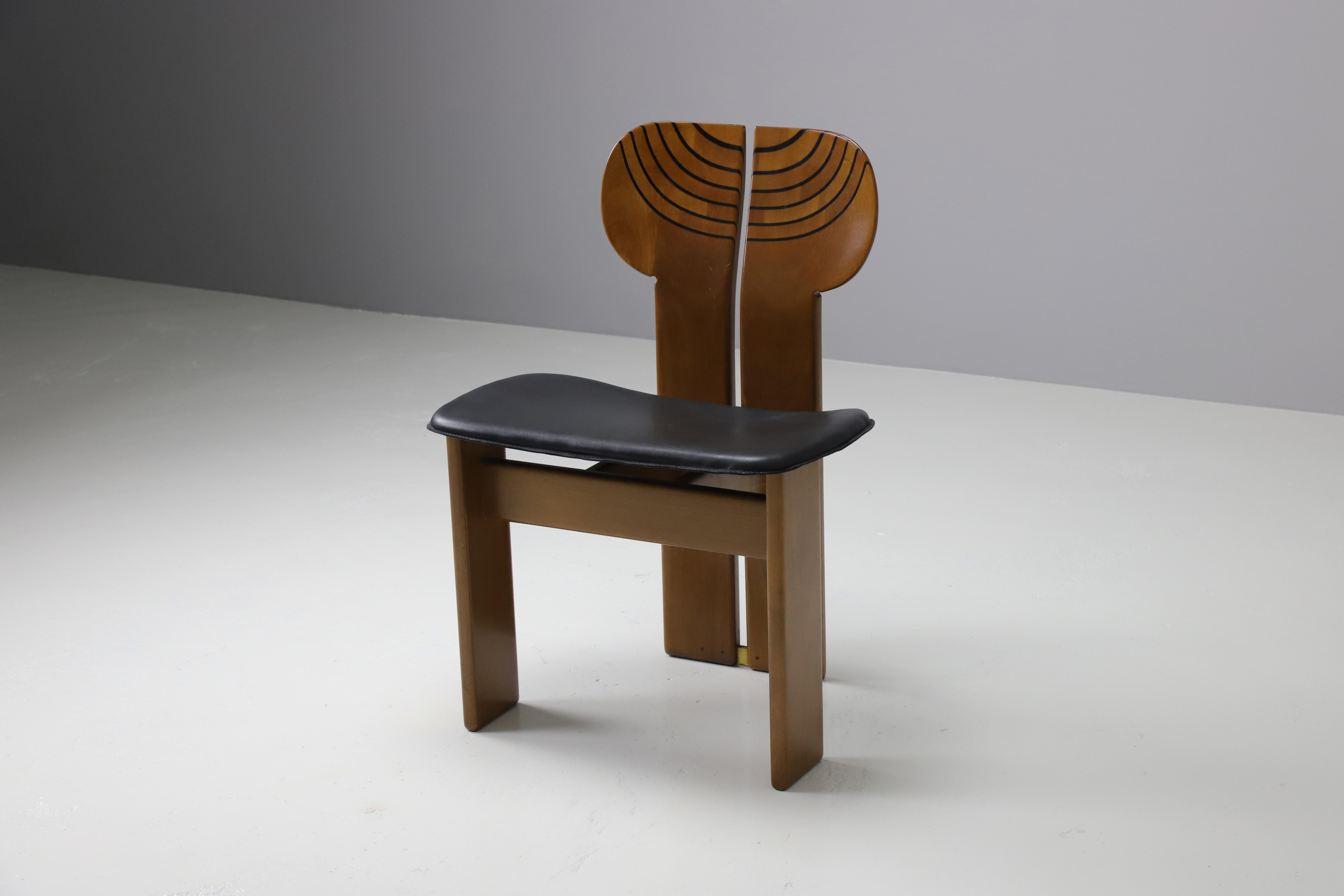 Mid-Century Modern Set 4 Original vintage ‘Africa’ chairs by Afra & Tobia Scarpa for Maxalto, 1975