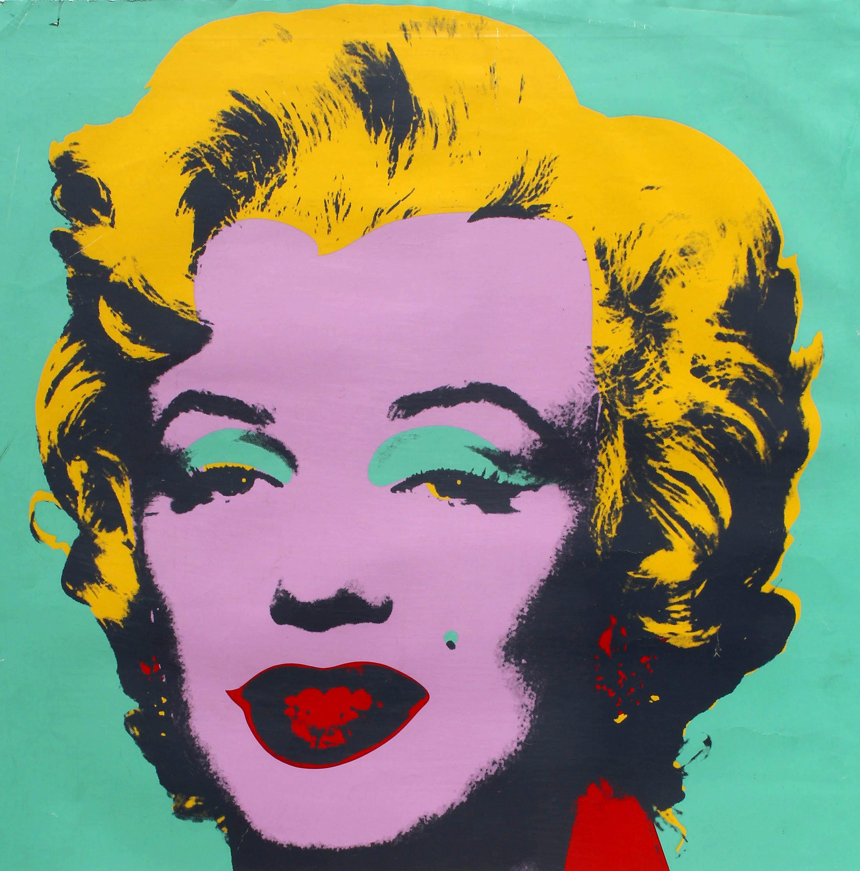 Affiche publicitaire originale d'époque pour une rétrospective d'Andy Warhol au Musée Ludwig de Cologne / Koln du 21 novembre 1989 au 11 février 1990. Cette affiche présente le dessin emblématique du Pop Art des années 1960 du célèbre artiste Andy