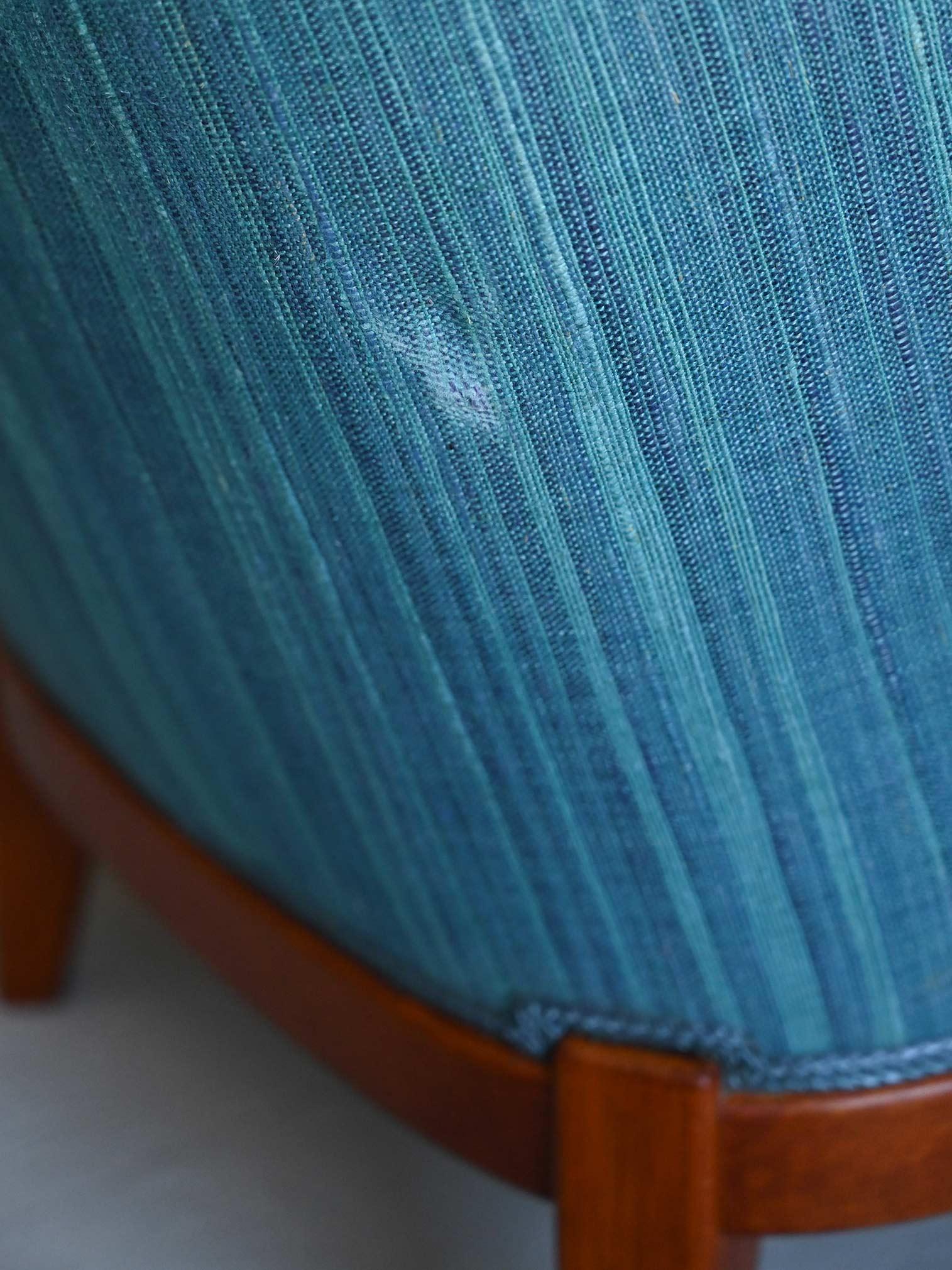 Original Vintage-Sessel mit blauem Stoff im Angebot 7