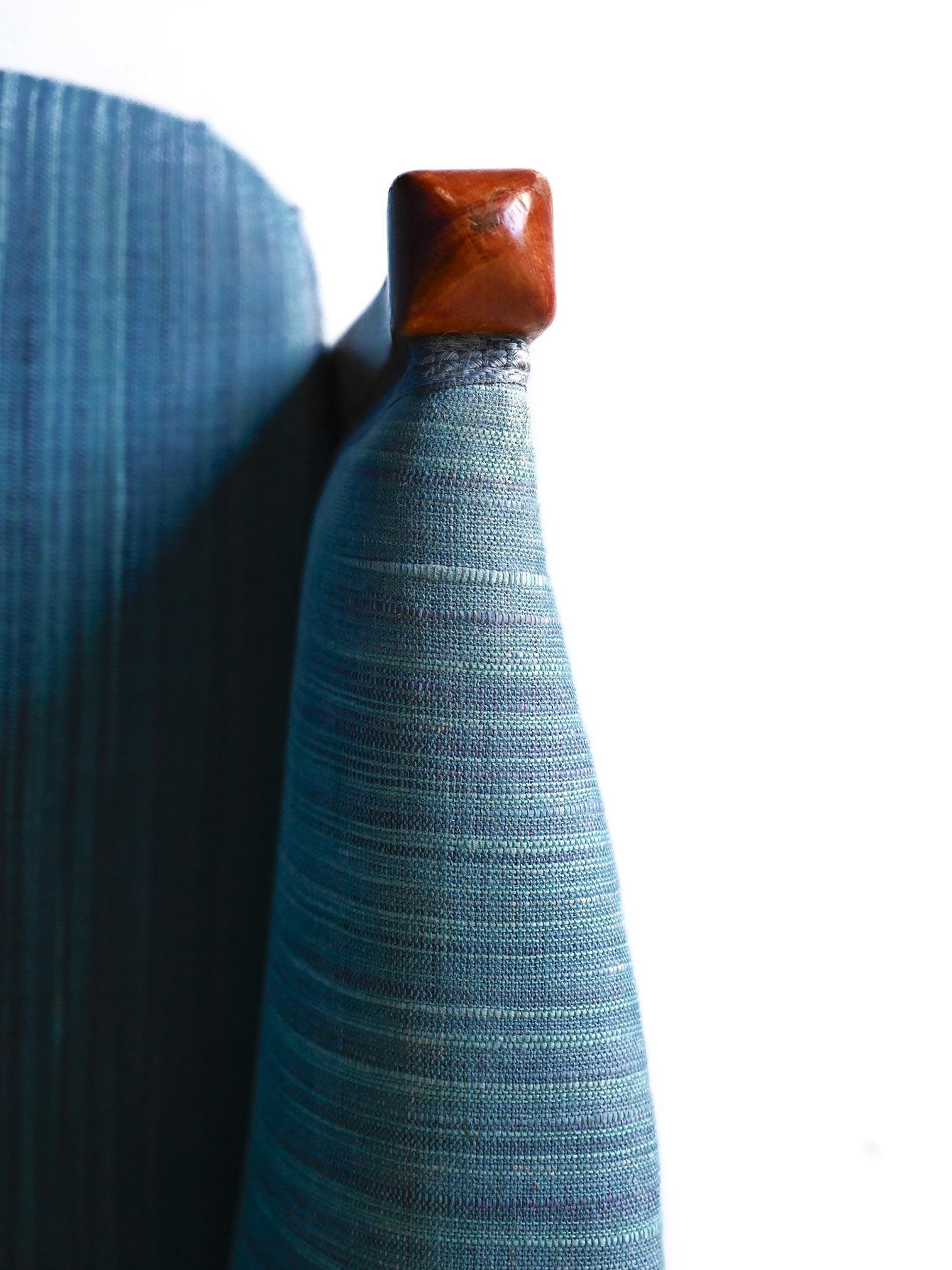 Milieu du XXe siècle Fauteuil vintage d'origine avec tissu bleu en vente