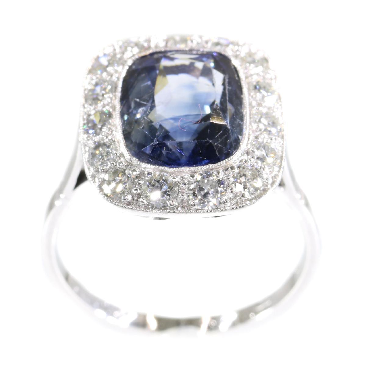 Original Vintage Art Deco Sapphire and Diamond Engagement Ring In Excellent Condition For Sale In Antwerp, BE