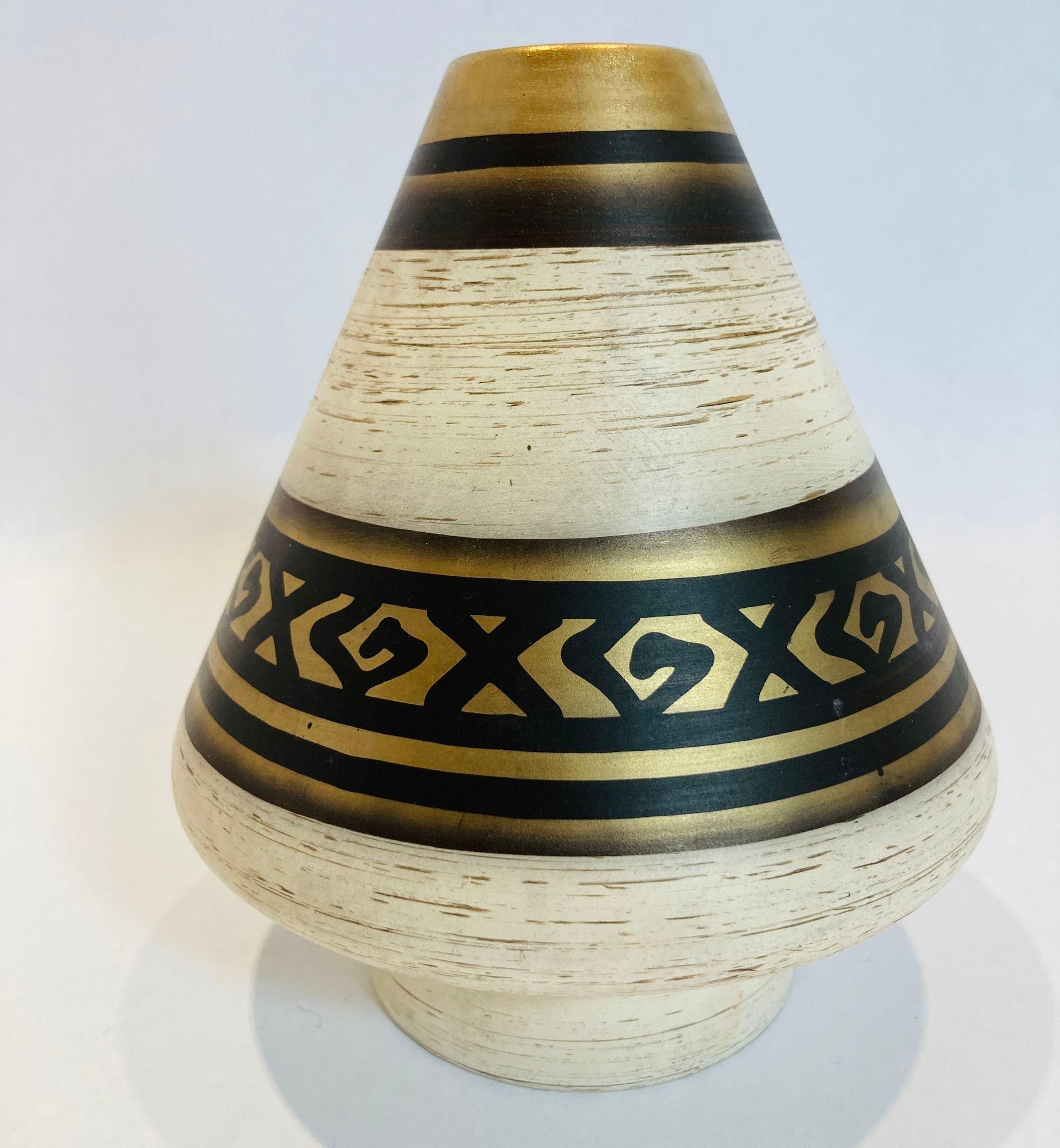Céramique Vase d'origine en céramique Allemagne des années 1970 en vente