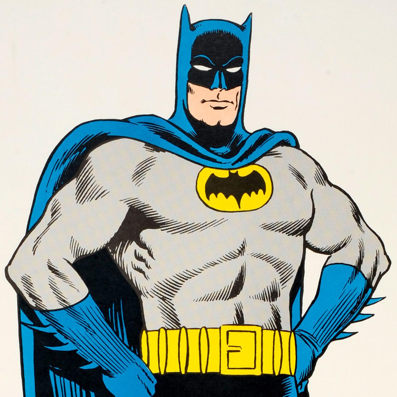 Originales Batman-Poster für The Caped Crusader mit einer farbenfrohen Illustration des Comic-Superhelden in seinem grau-blauen Kostüm, seiner Maske und seinem Umhang mit dem Fledermaus-Logo auf gelbem Hintergrund auf seiner Brust. Kunstwerke des