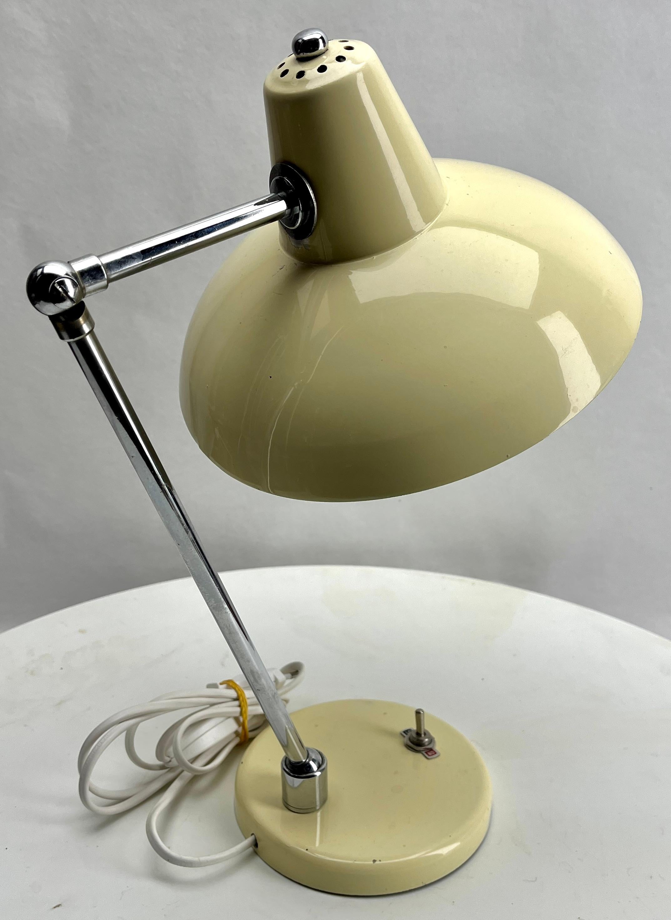 Original Vintage Creme Adjustable Desk/Side Table Lamp 1950s For Sale 2