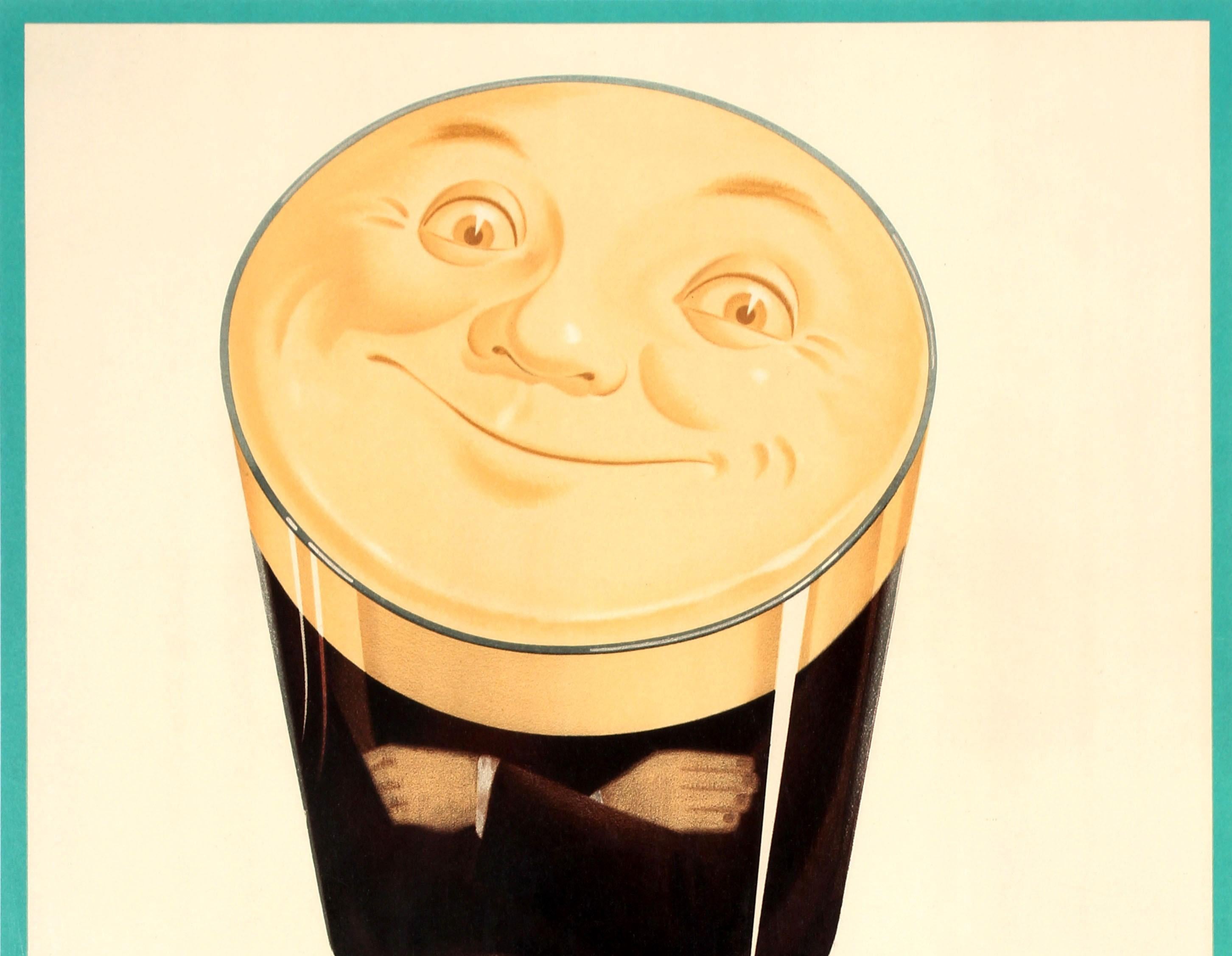 Cartel Vintage Original de Bebidas Tómate una Guinness cuando estés cansado Hombre de la pinta sonriente Británico en venta