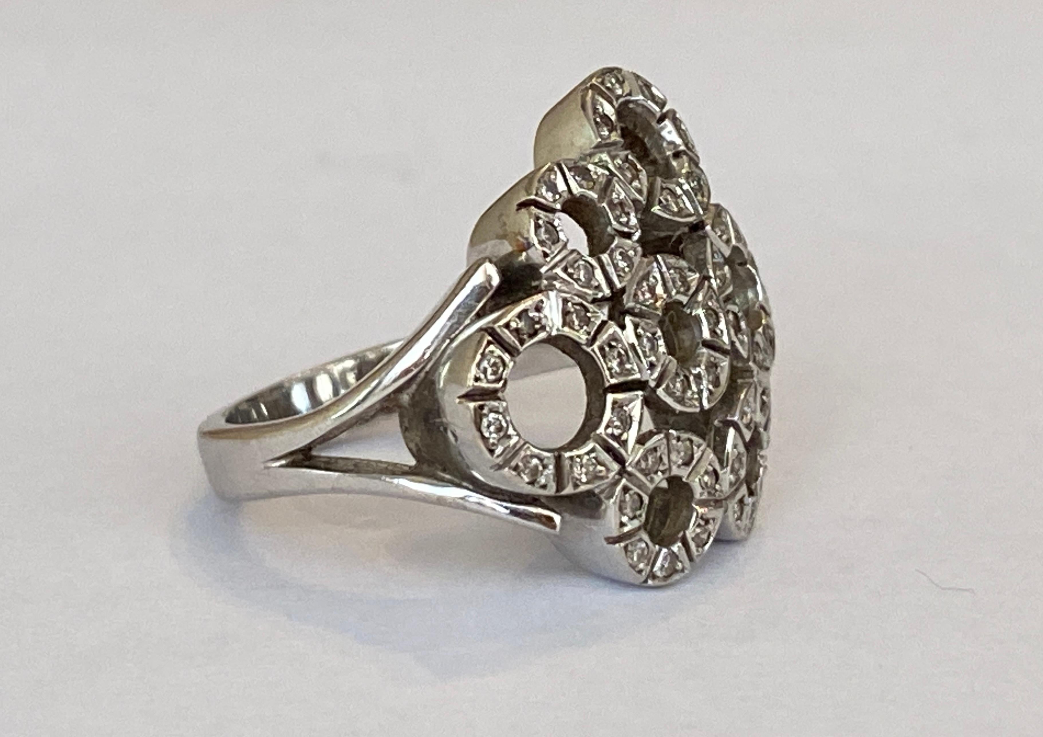 Original Vintage  England Platinum Cocktail Ring with Diamonds  In Good Condition For Sale In AMSTERDAM, NL