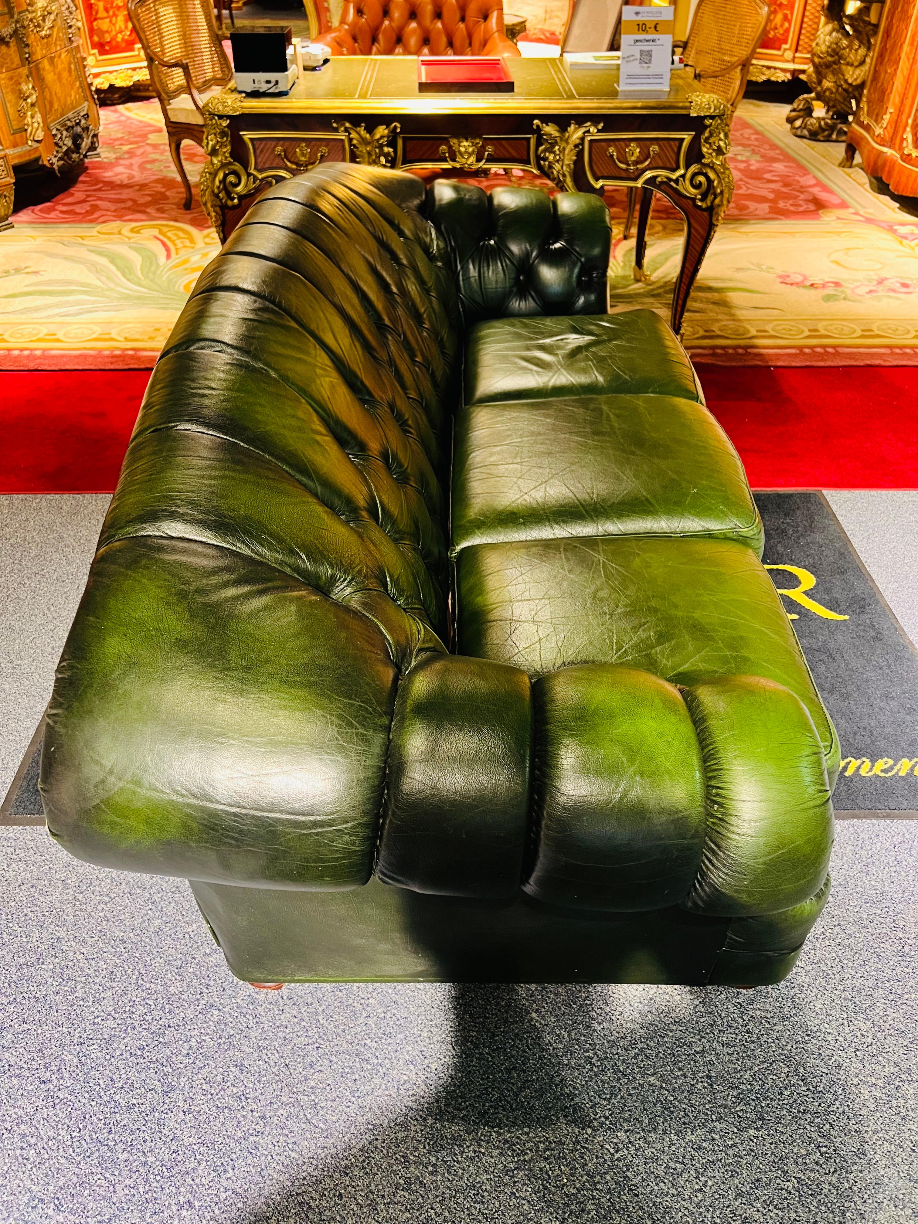 Original vintage English Dark Green Chesterfield Leather Thomas Lloyd Sofa 6