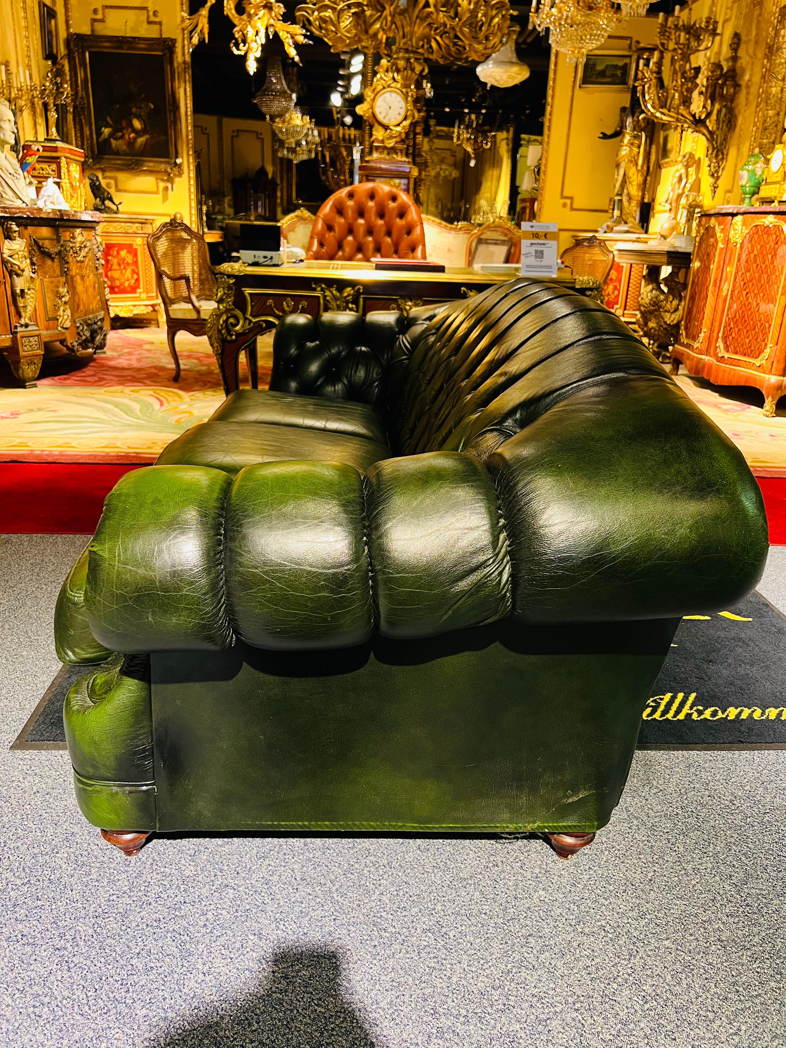 Original vintage English Dark Green Chesterfield Leather Thomas Lloyd Sofa 8