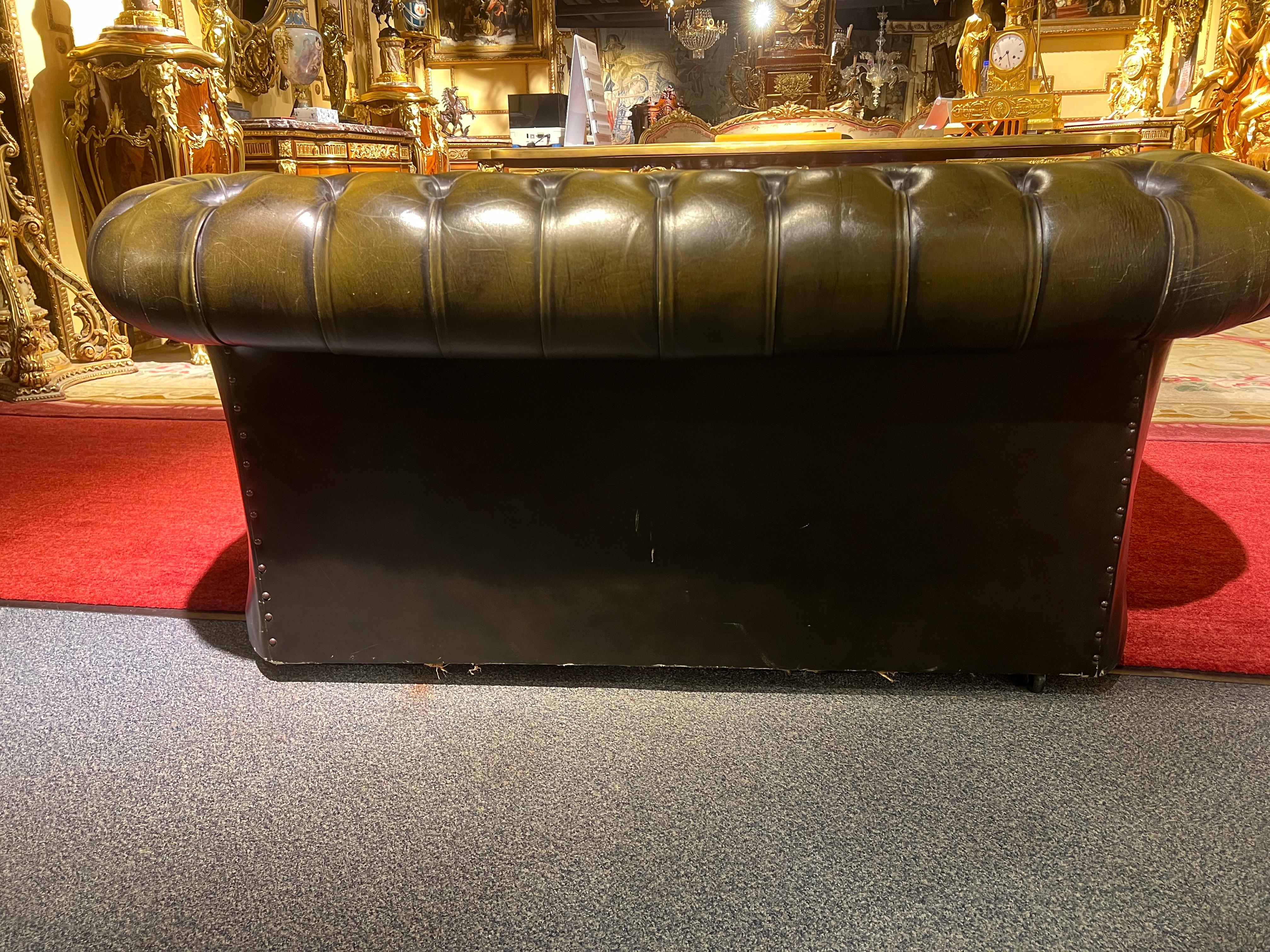 Original Vintage English Dark Green Chesterfield Leather Two Seat Sofa For Sale 7