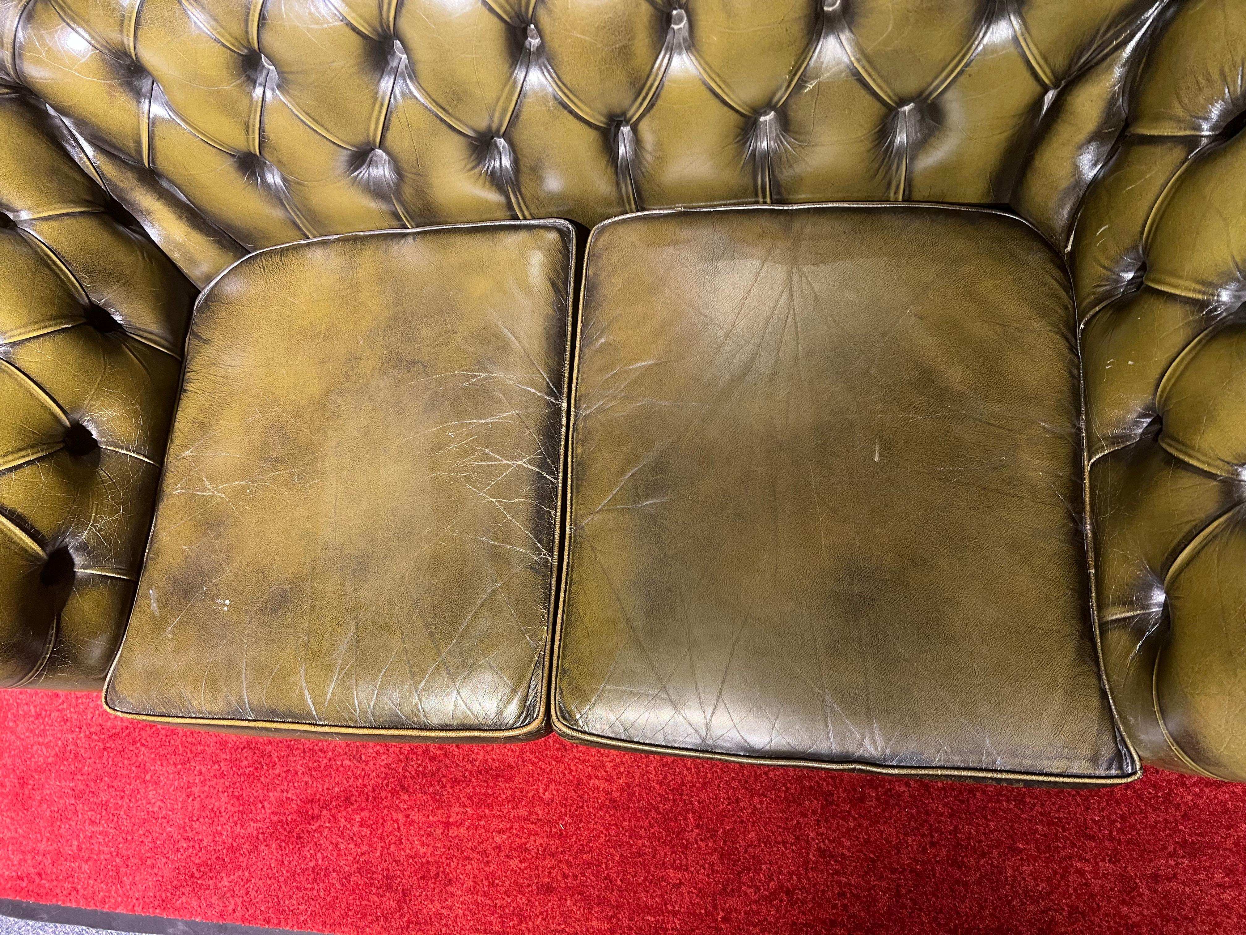 Original Vintage English Dark Green Chesterfield Leather Two-Seat Sofa For Sale 3