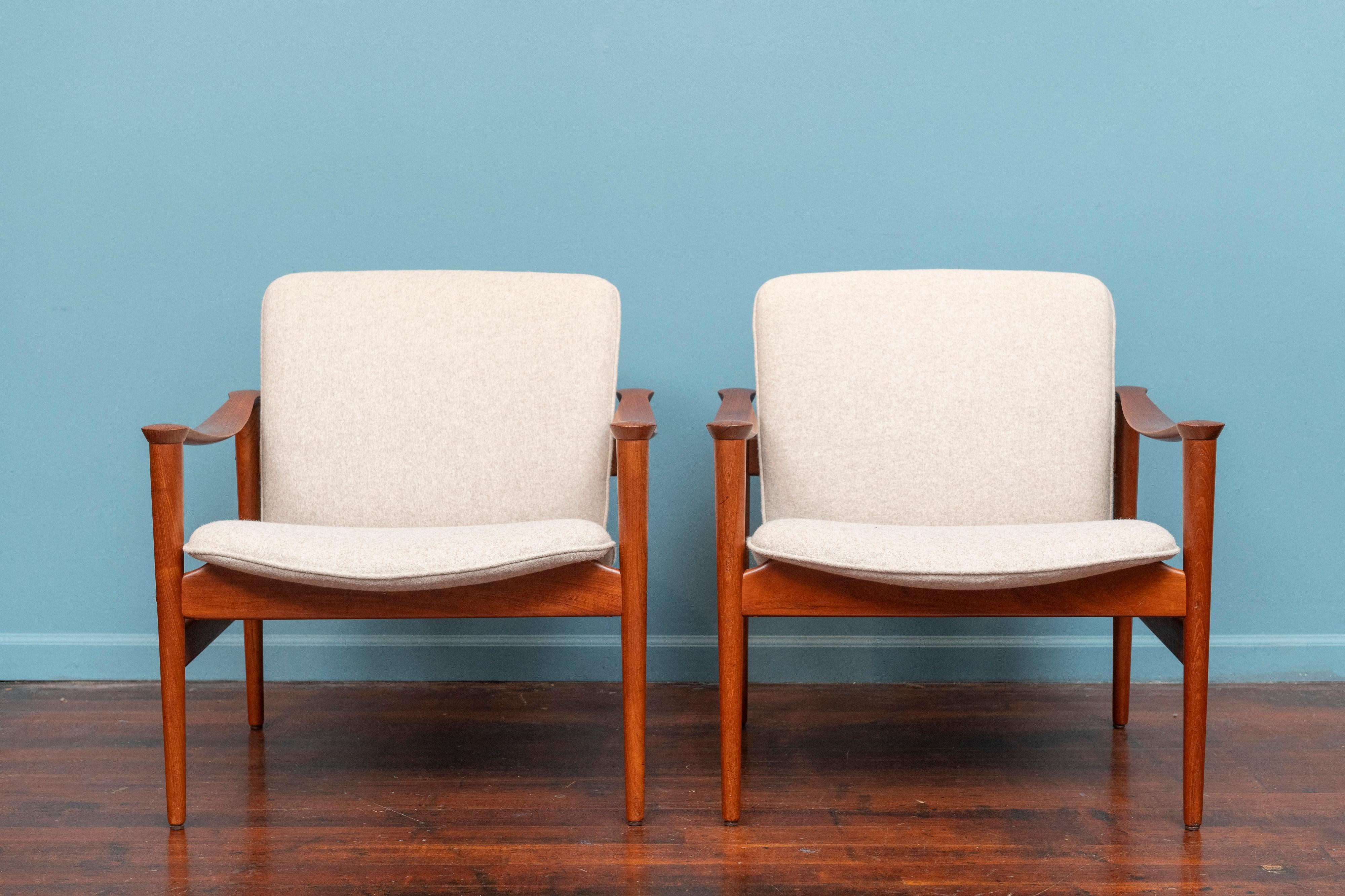 Danish Original Vintage Fredrik A. Kayser Model 711 Lounge Chairs