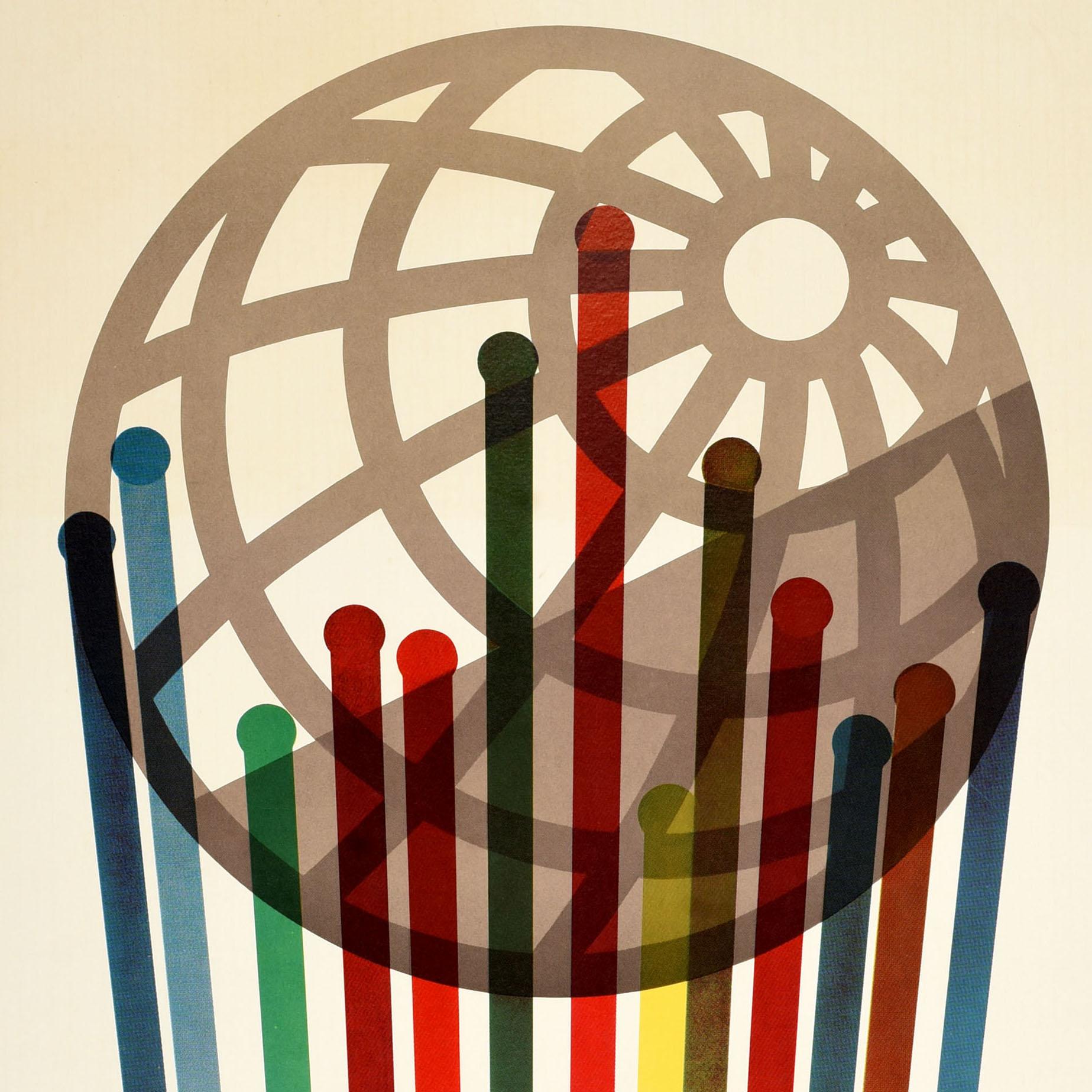 Poster originale d'epoca della General Dynamics per il Convair 880 World's Fastest Jetliner con un'opera d'arte dell'illustratore, tipografo e graphic designer Erik Nitsche (1908-1998) che raffigura un globo con linee di diversi colori che mostrano